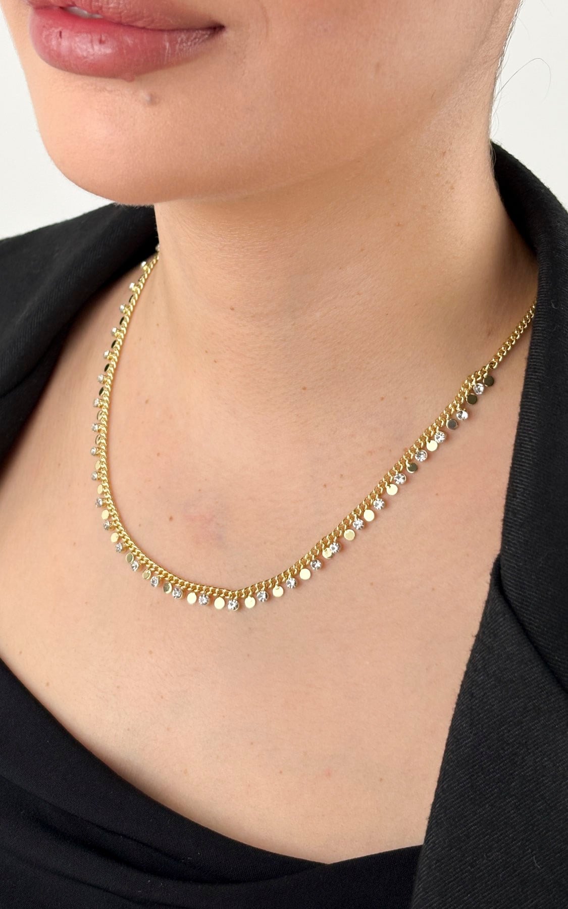 Taş ve Pul Sıralı Kolye