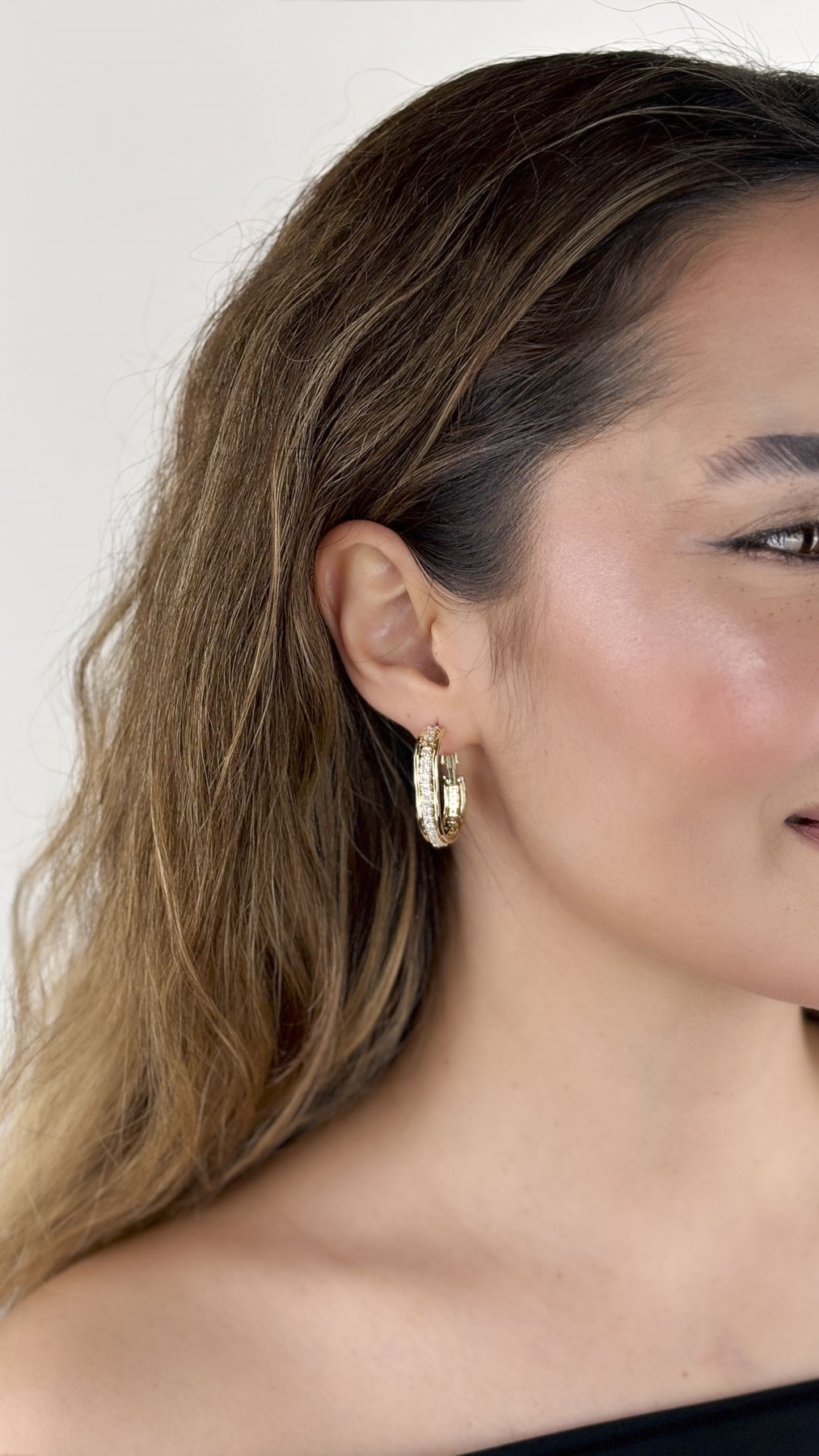 Taşlı Oval Halka Küpe