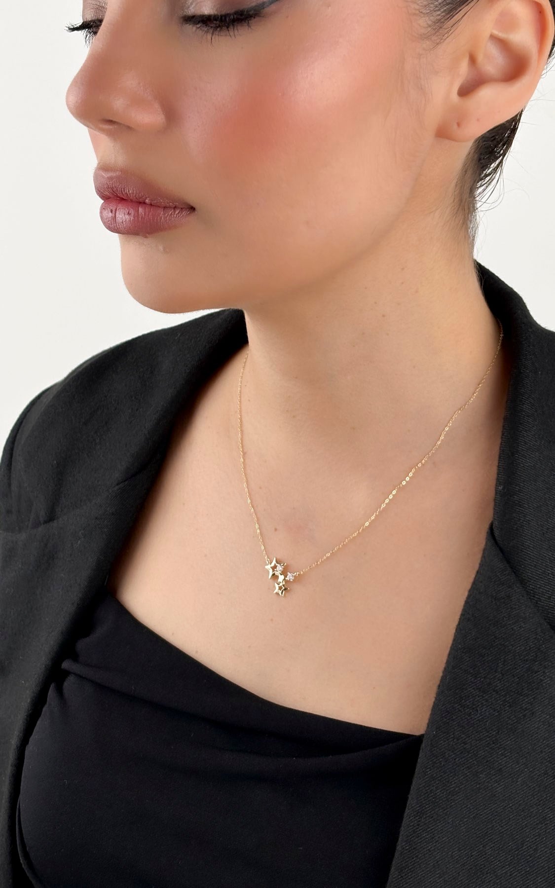 Yıldız Figürlü Taş Detaylı Kolye