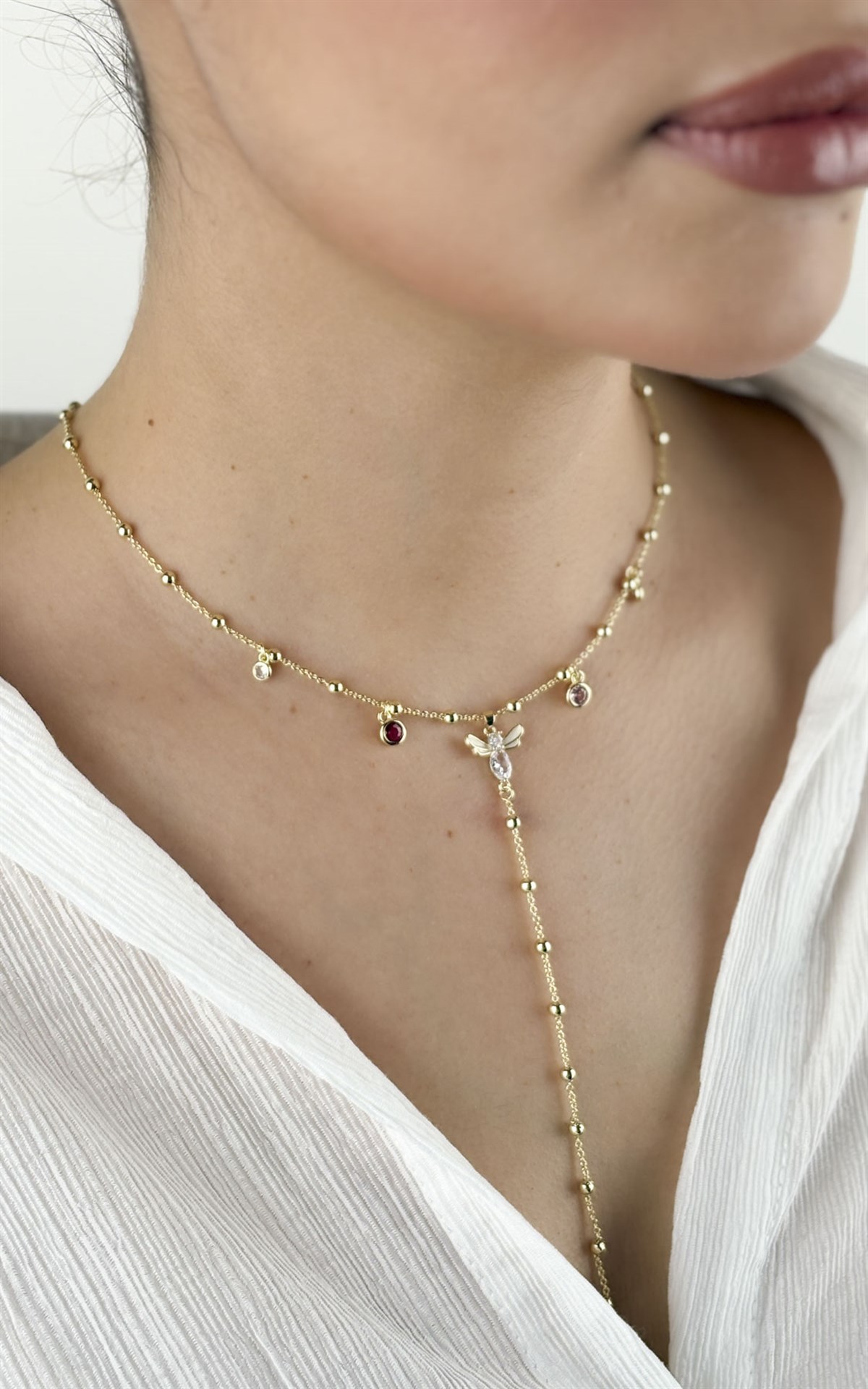 Arı Figürlü Taş Detaylı Y Kolye