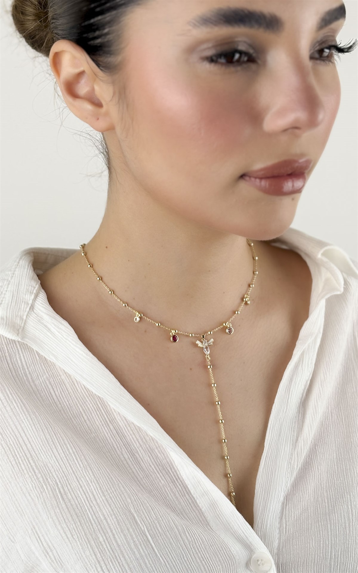 Arı Figürlü Taş Detaylı Y Kolye