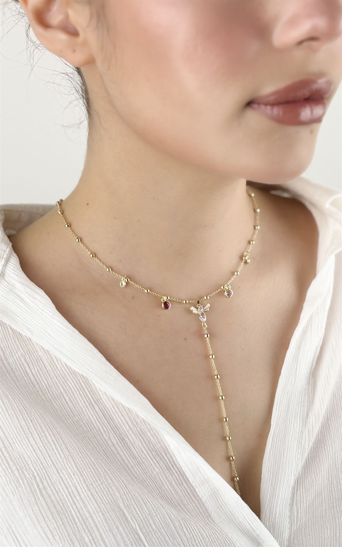 Arı Figürlü Taş Detaylı Y Kolye