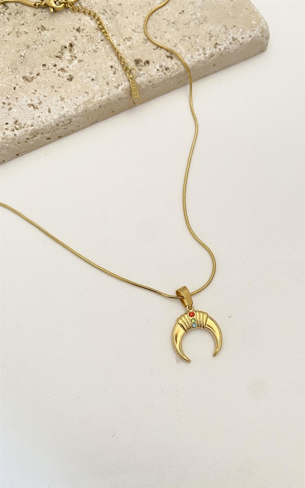 Ay Figürlü Renkli Taş Detaylı Gold Çelik Kolye