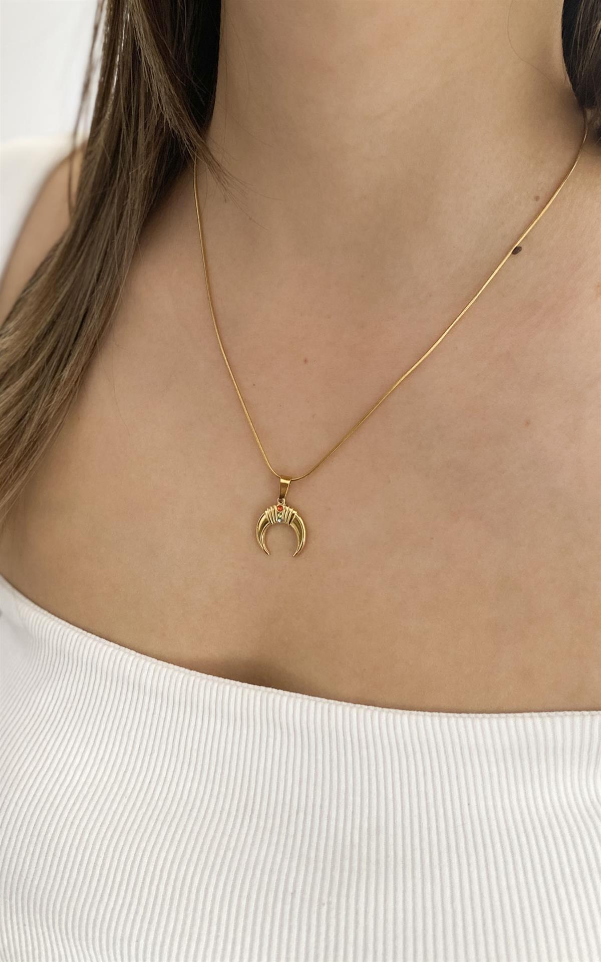 Ay Figürlü Renkli Taş Detaylı Gold Çelik Kolye