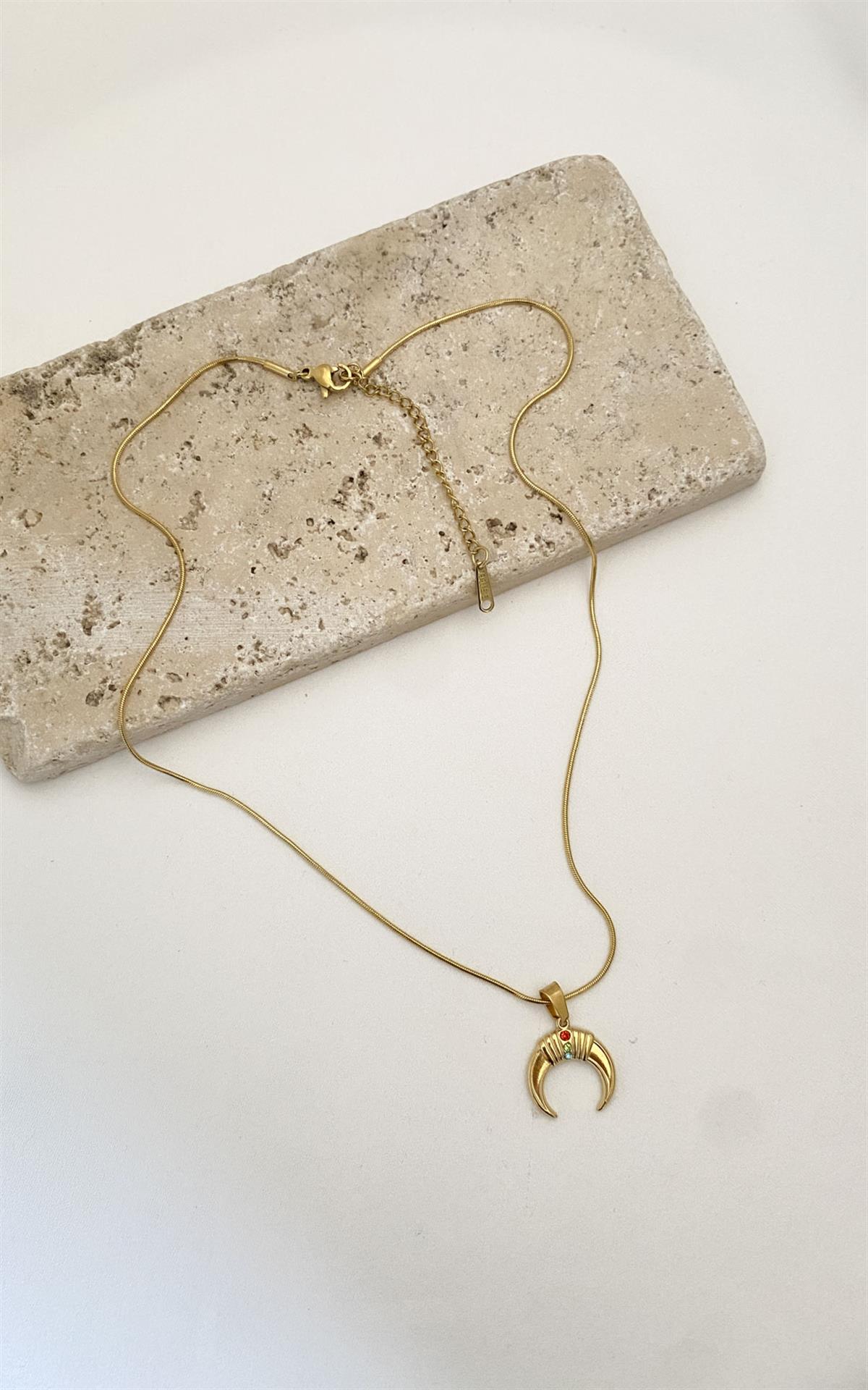 Ay Figürlü Renkli Taş Detaylı Gold Çelik Kolye