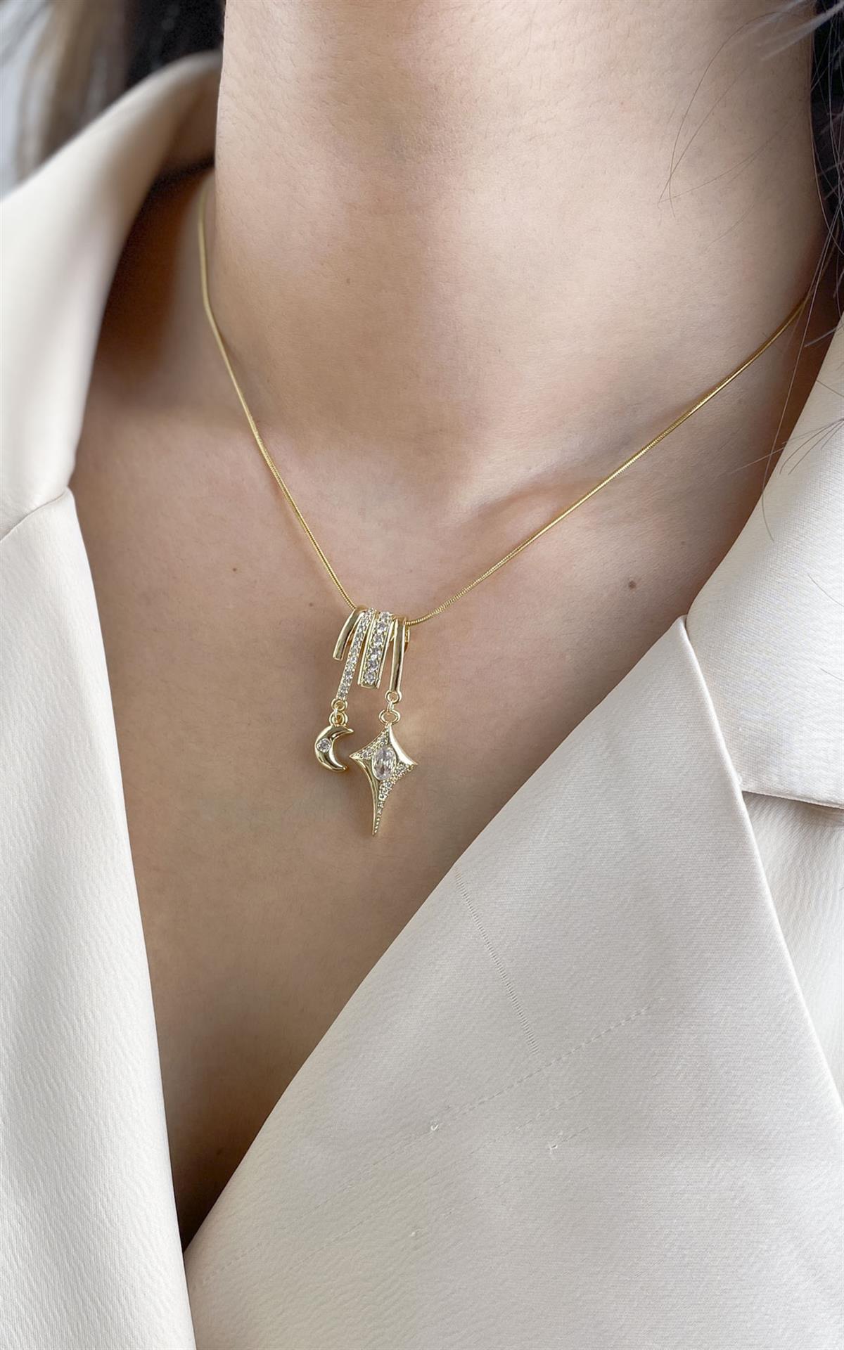 Ay ve Yıldız Figürlü Gold Çelik Kolye