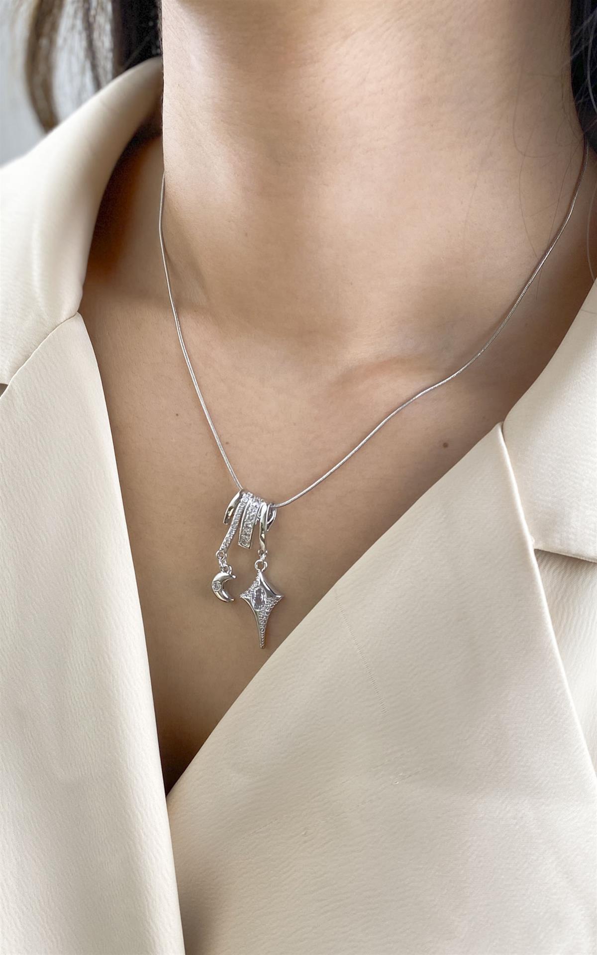 Ay ve Yıldız Figürlü Gümüş Çelik Kolye