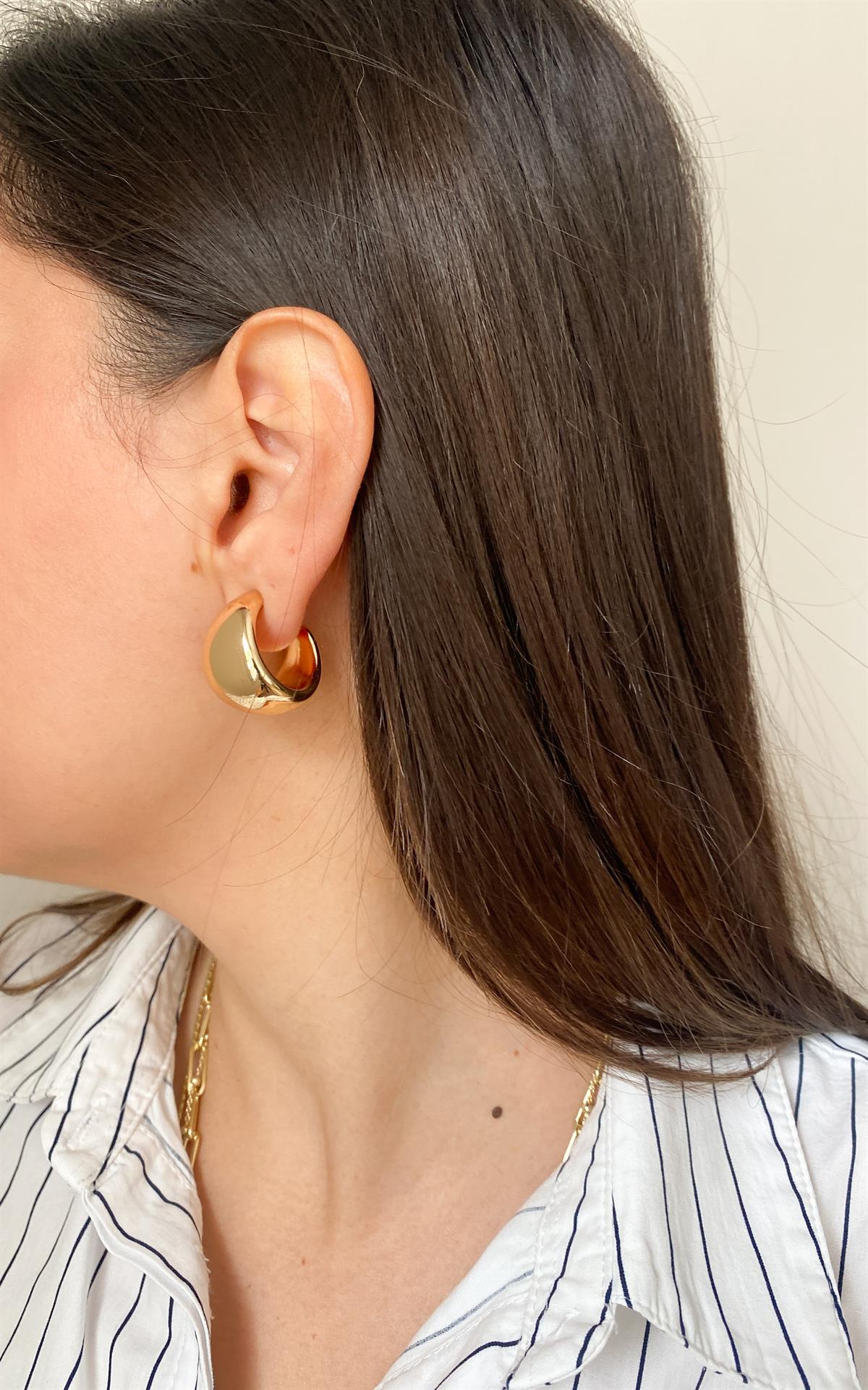 Bombeli Gold Yarım Halka Küpe