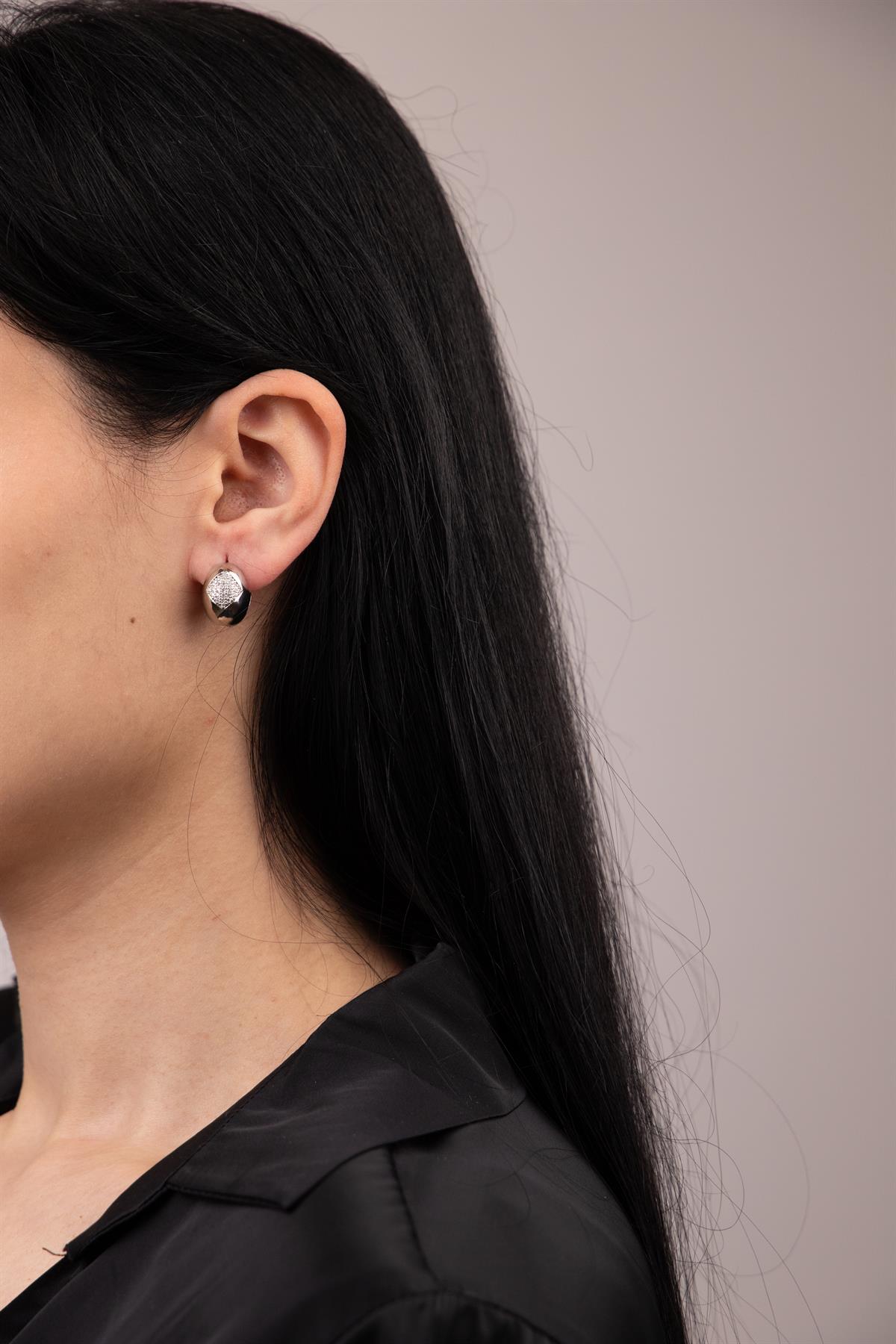 Bombeli Zirkon Taş Detaylı Gümüş Halka Küpe