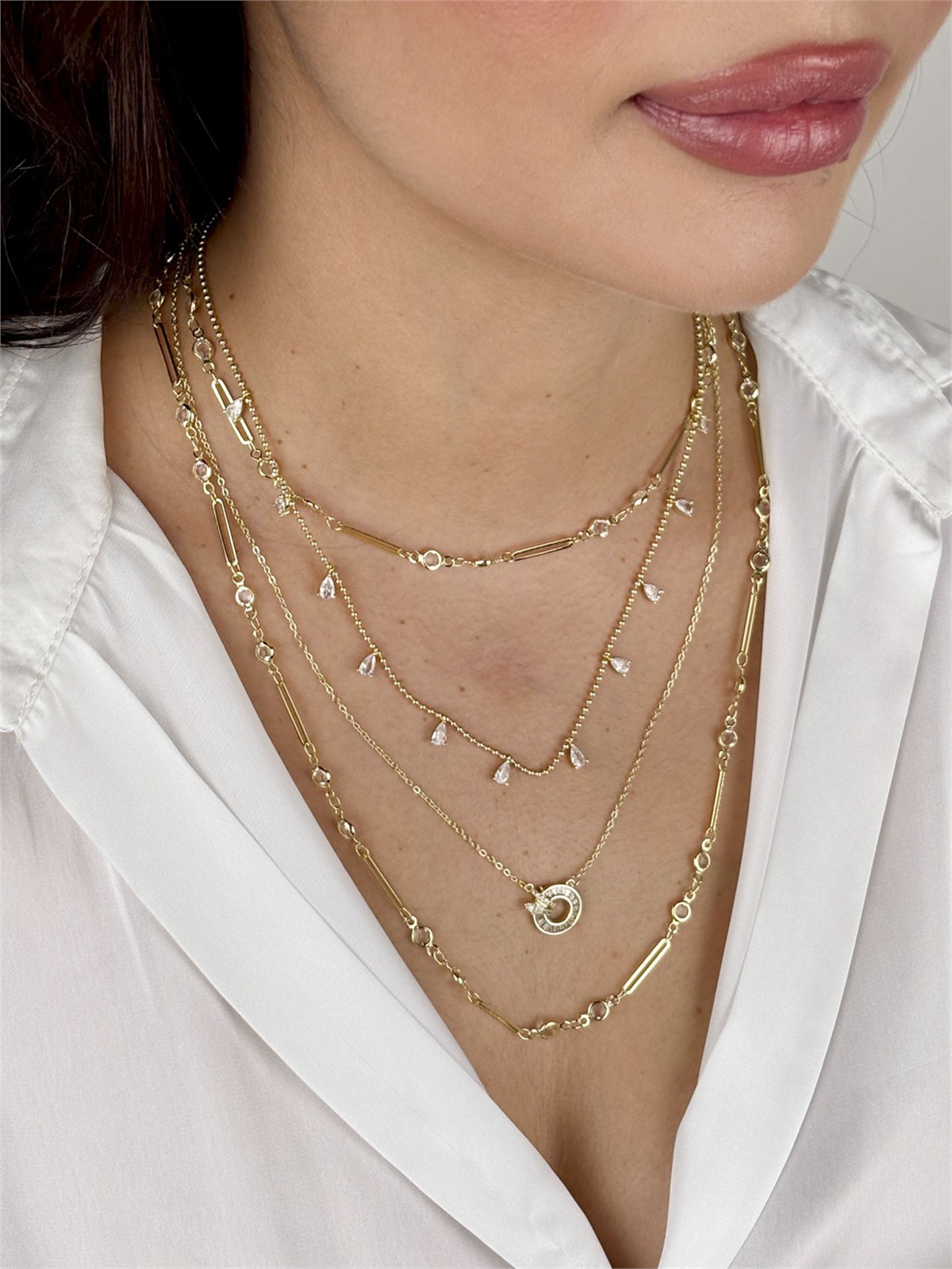 Daire Formlu Baget Taşlı Gold Kolye