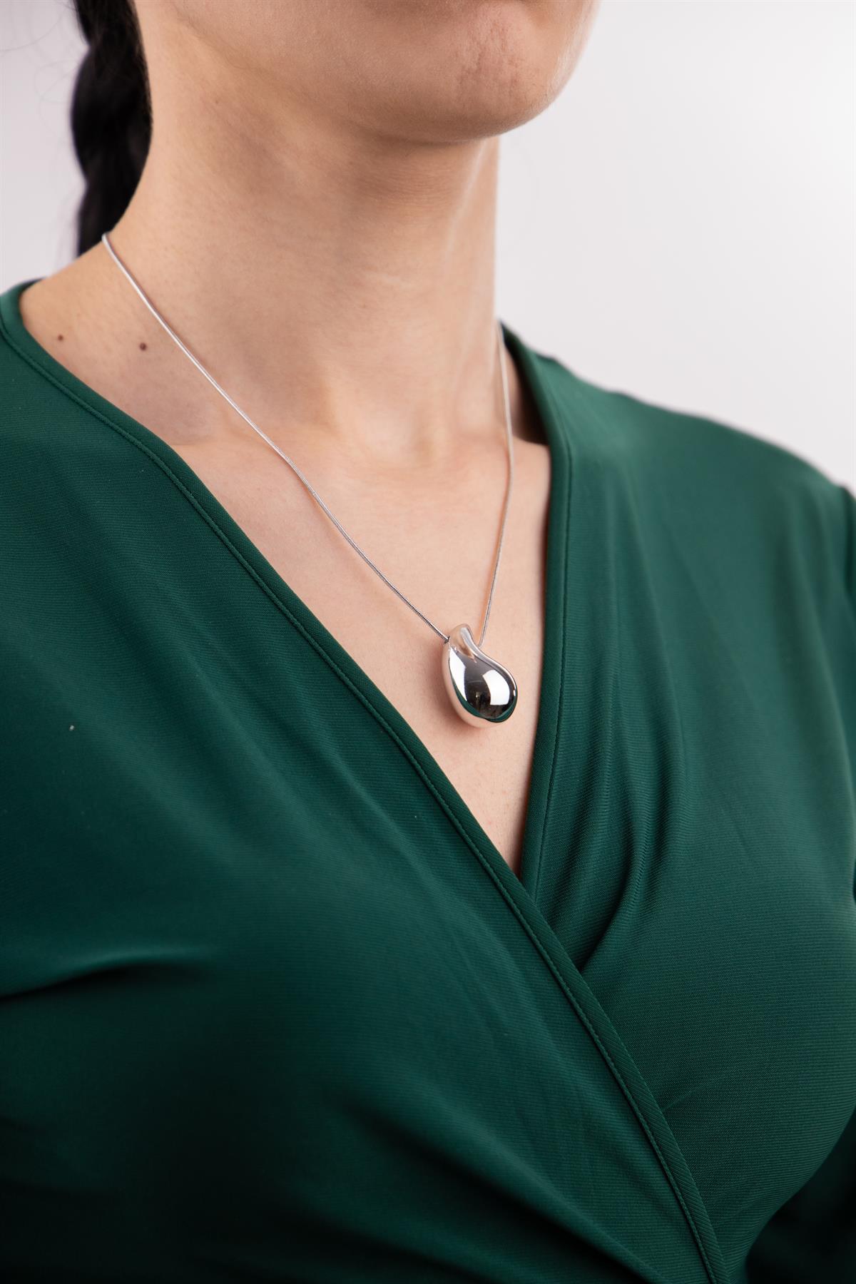 Damla Formlu Bombeli Yılan Zincirli Gümüş Çelik Kolye