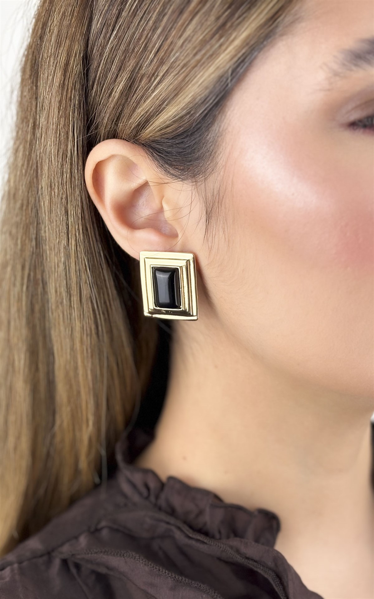 Dikdörtgen Plaka Siyah Mineli Küpe