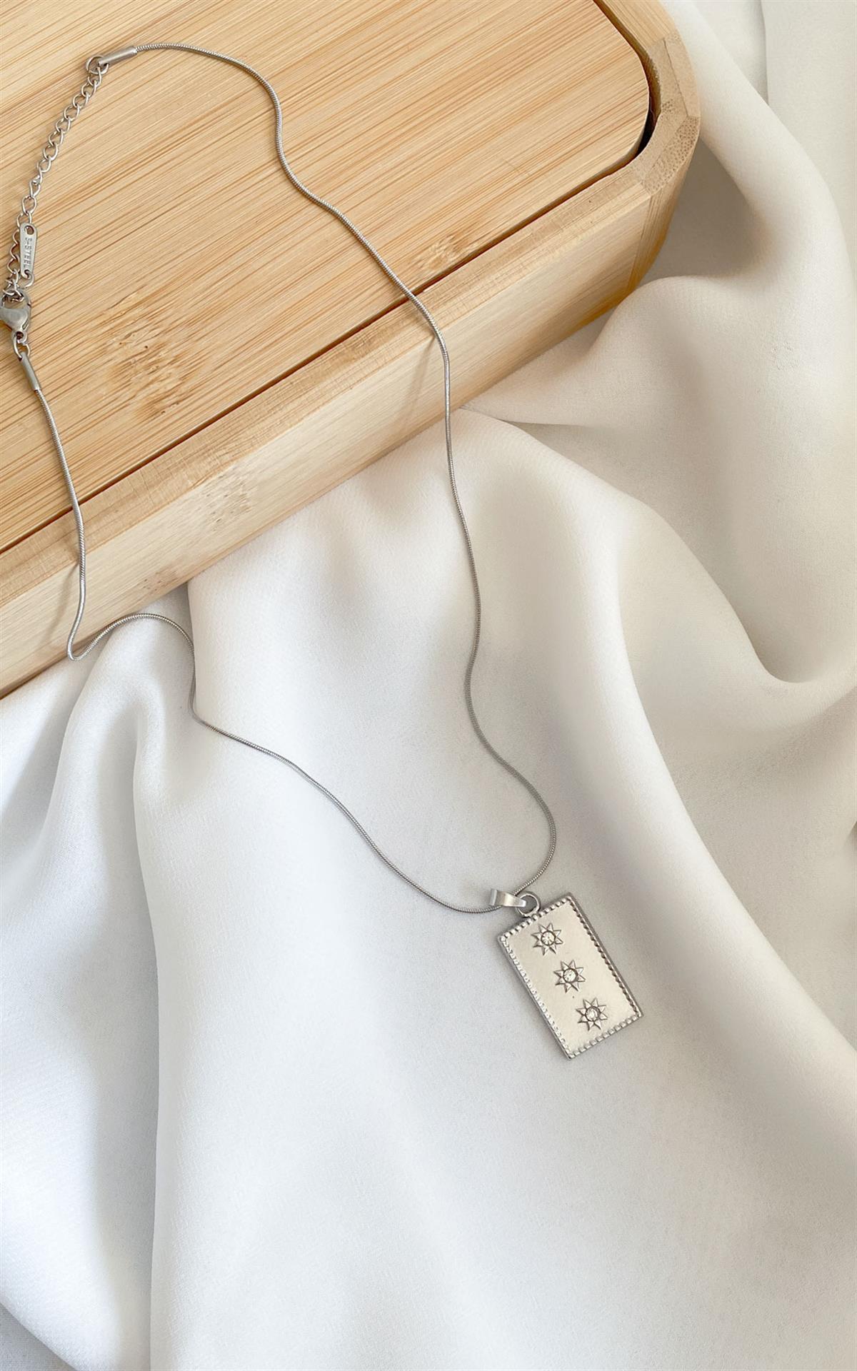 Dikdörtgen Plaka Yıldız Desenli Gümüş Çelik Kolye