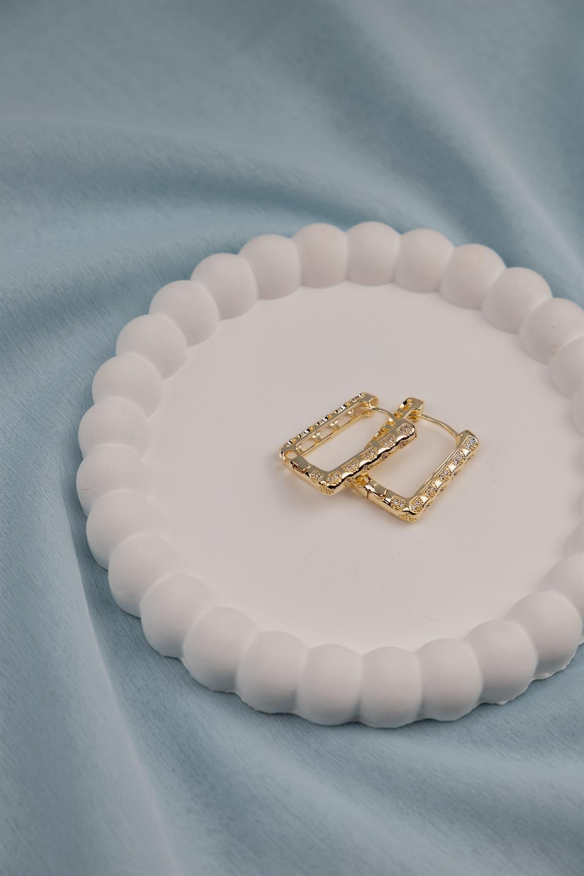 Dikdörtgen Zirkon Taş Detaylı Gold Halka Küpe