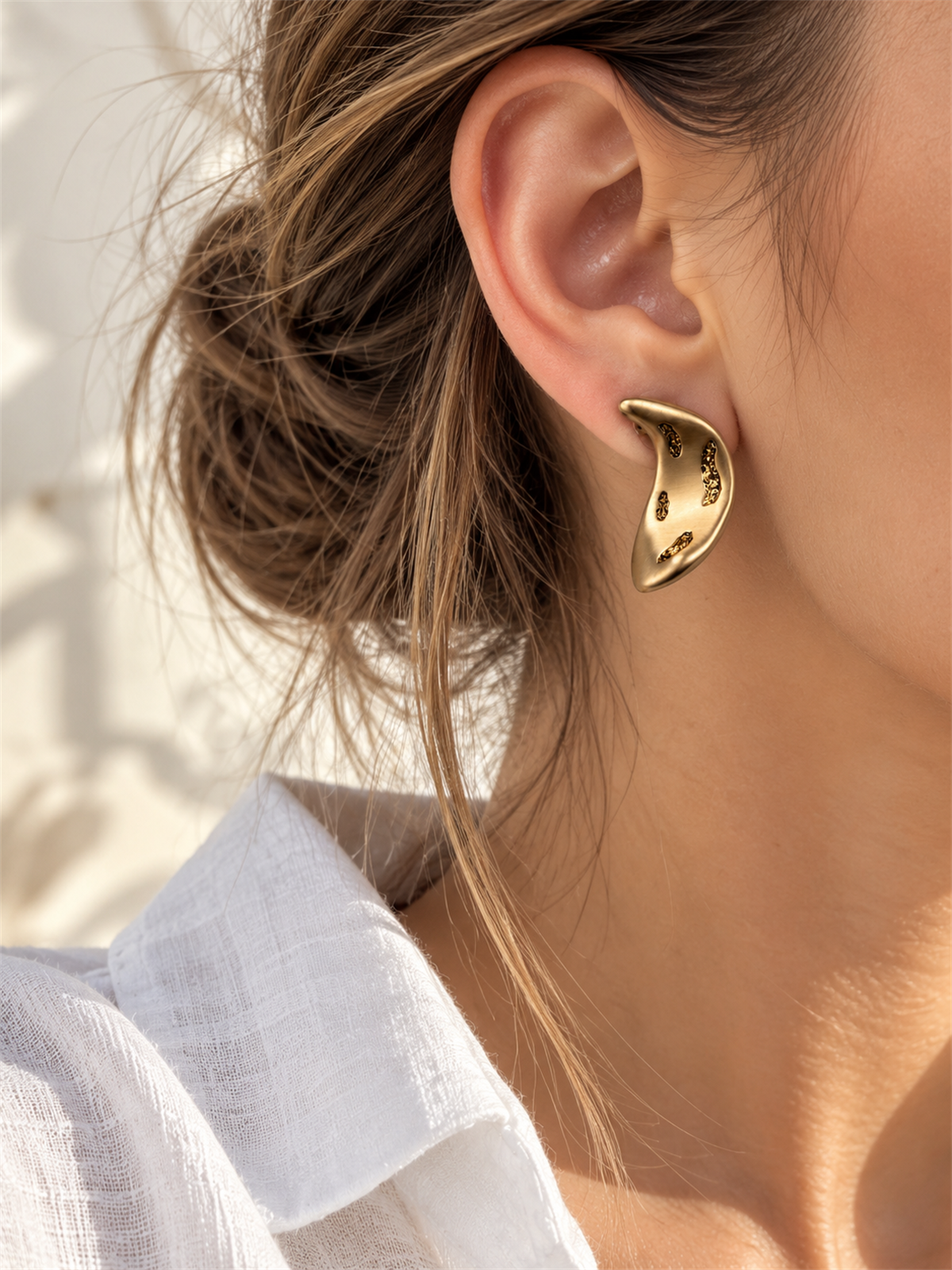 Dokulu Damla Formlu Gold Küpe