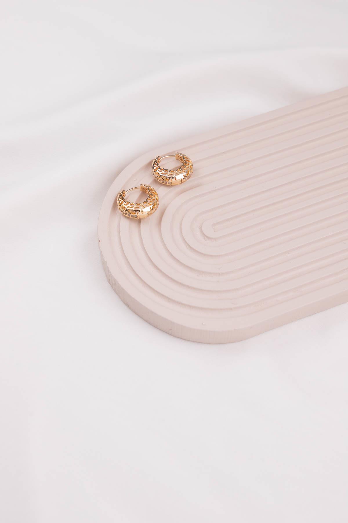 Etnik Desenli Zirkon Taş Detaylı Gold Halka Küpe