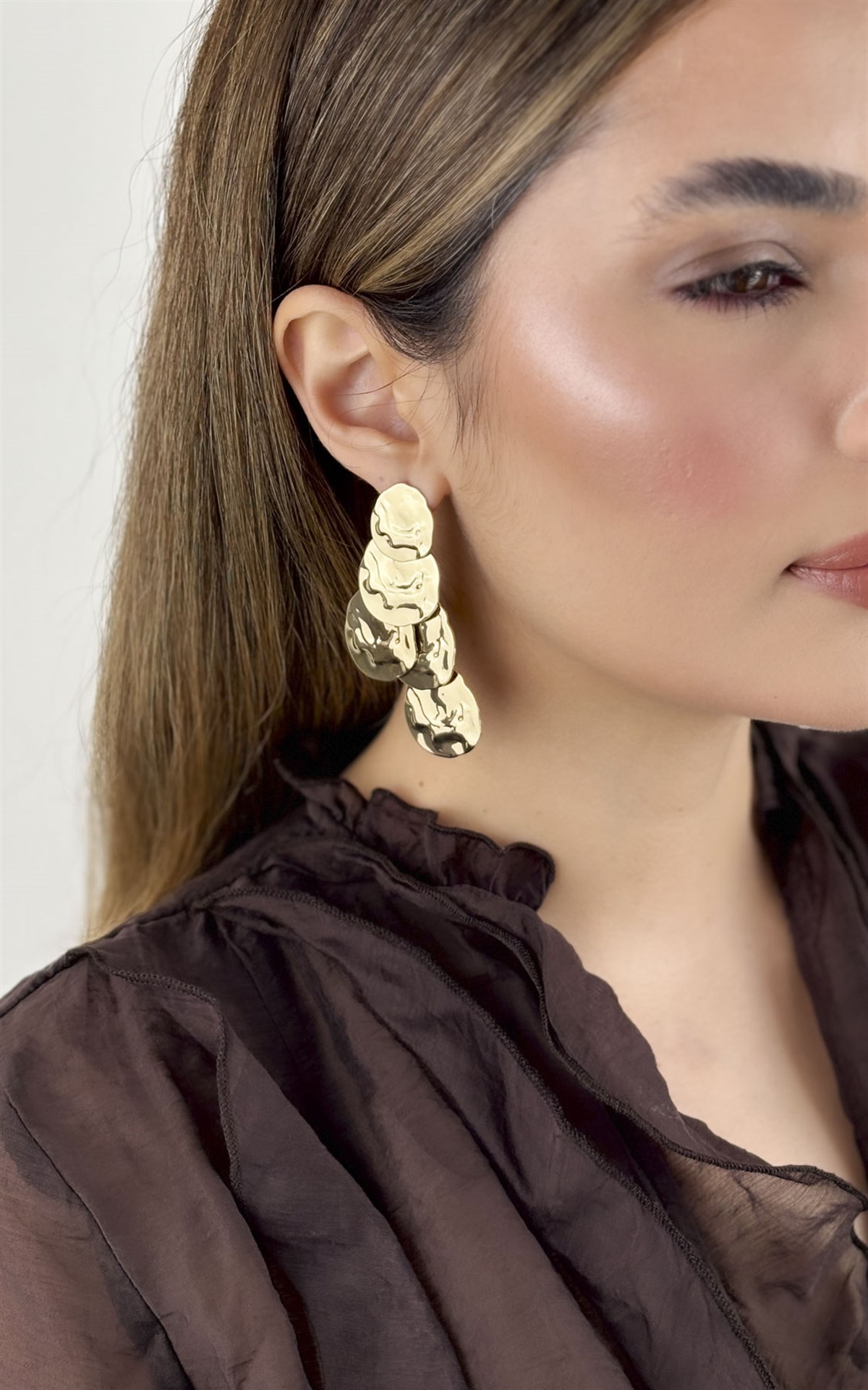 Ezme Plaka Sıralı Küpe