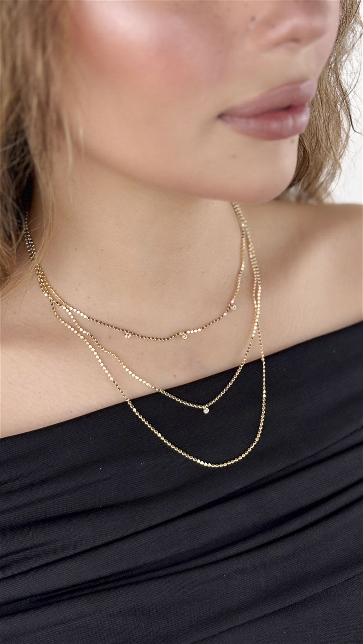 Ezme Pul Sıralı Üç Sıra Zincir Kolye