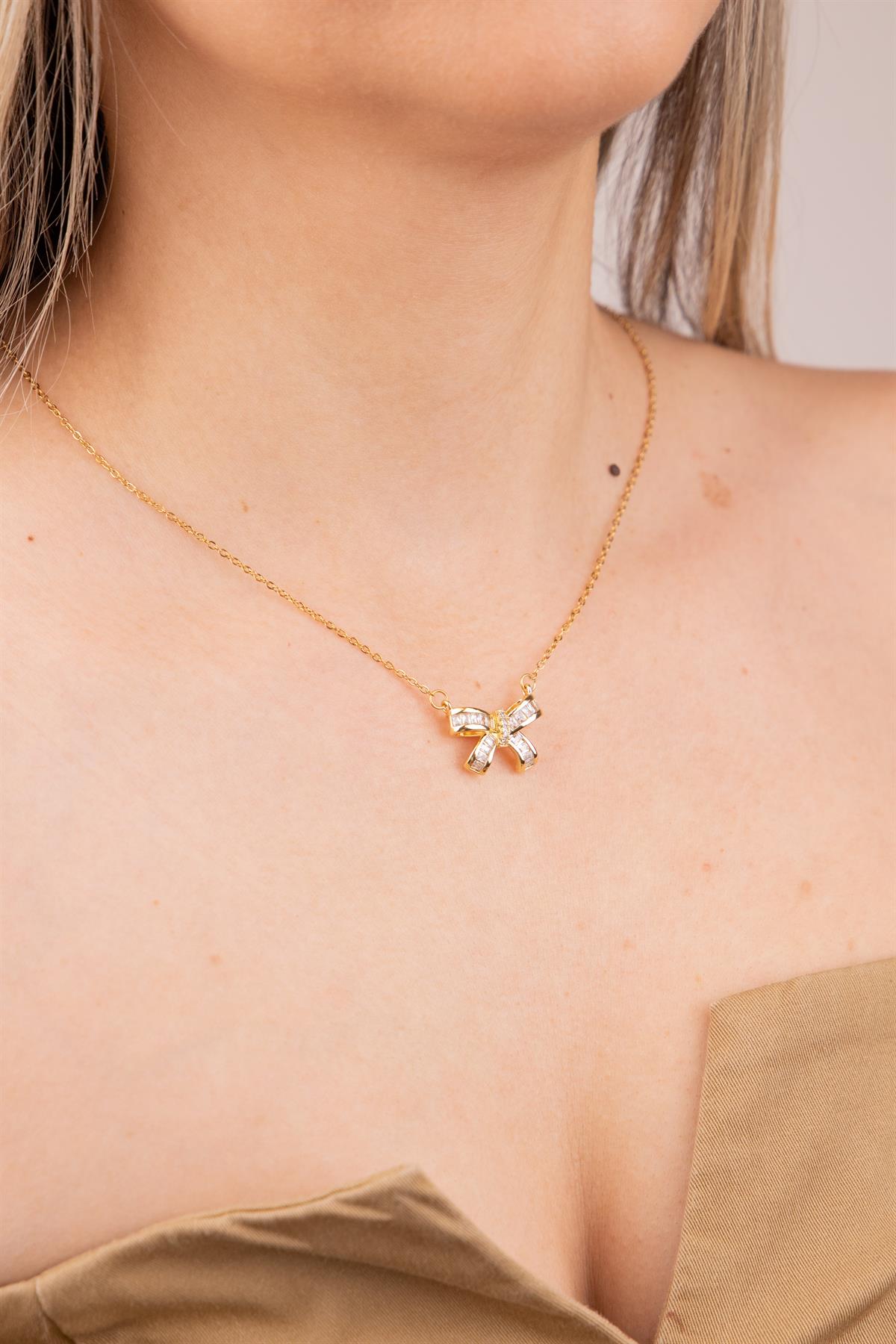 Fiyonk Figürlü Baget Taşlı Gold Çelik Kolye