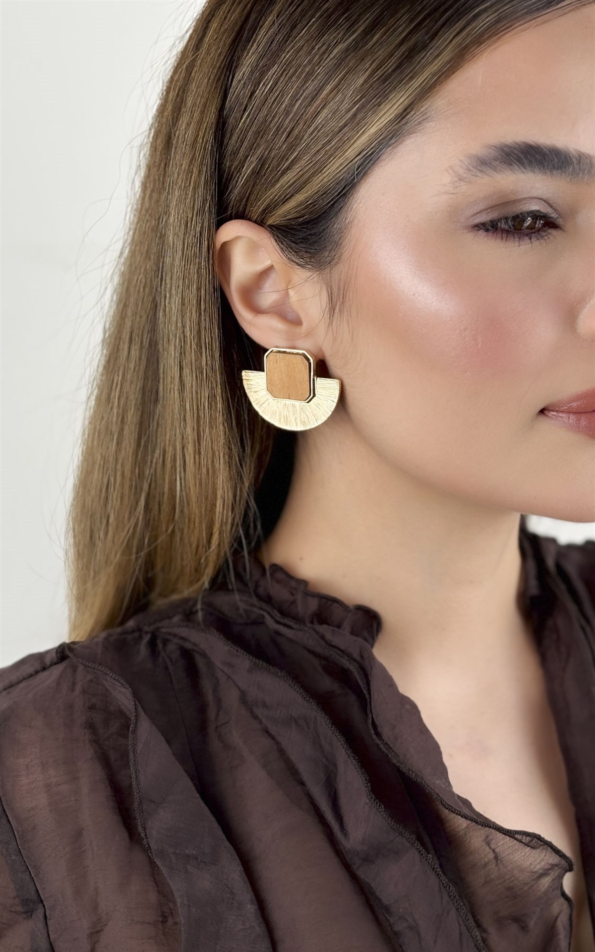 Geometrik Ahşap Görünümlü Küpe