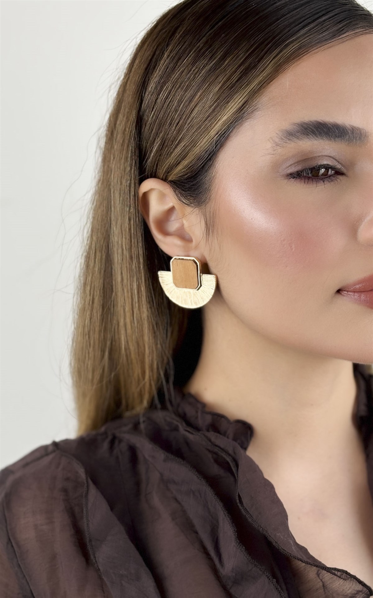 Geometrik Ahşap Görünümlü Küpe