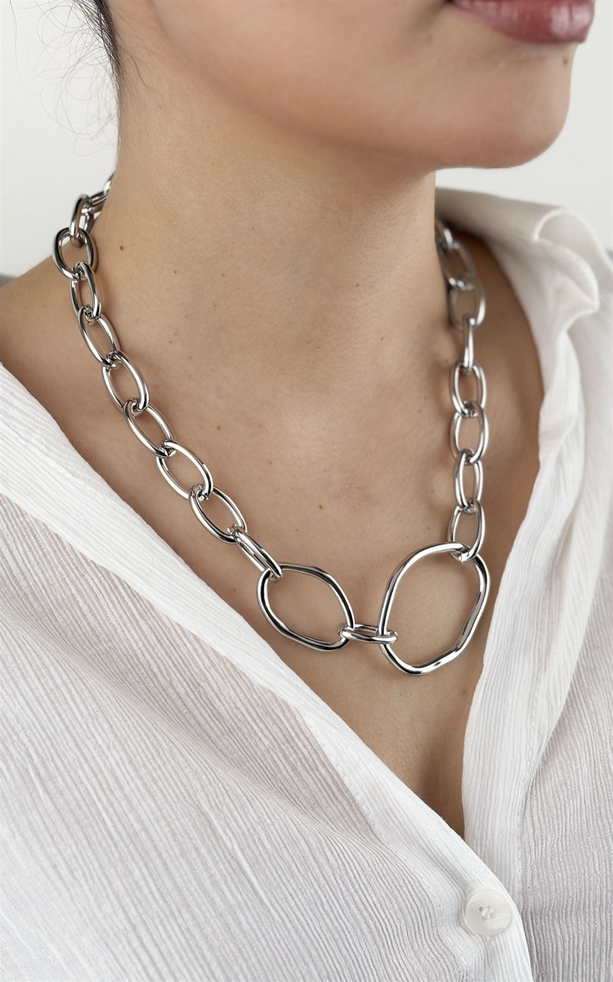 Geometrik Formlu Gümüş Zincir Kolye