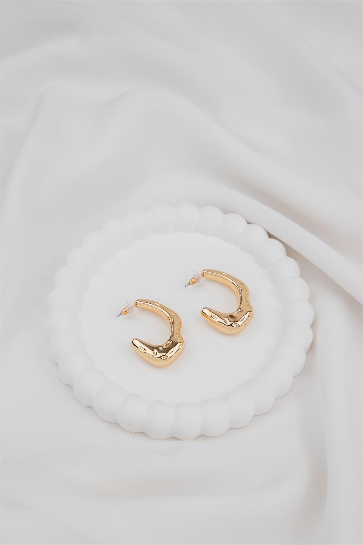 Geometrik Oval Formlu Gold Yarım Halka Küpe