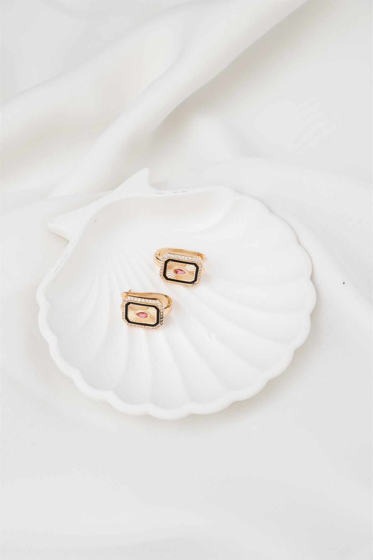 Geometrik Plaka Damla Detaylı Gold Kırmızı Halka Küpe