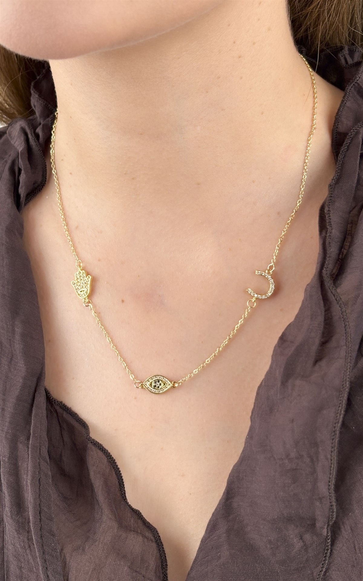 Göz ve El Figürlü Zincir Kolye