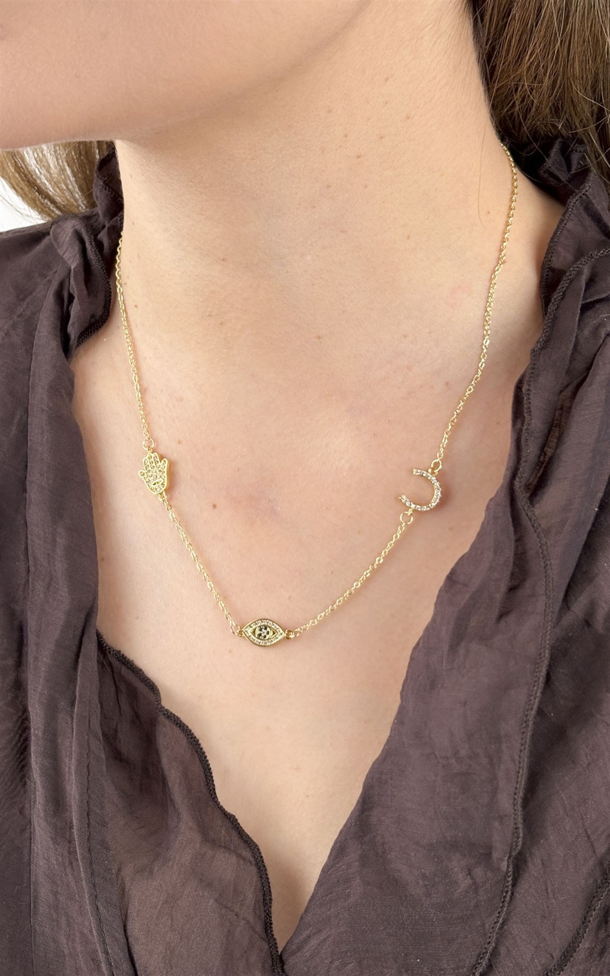 Göz ve El Figürlü Zincir Kolye