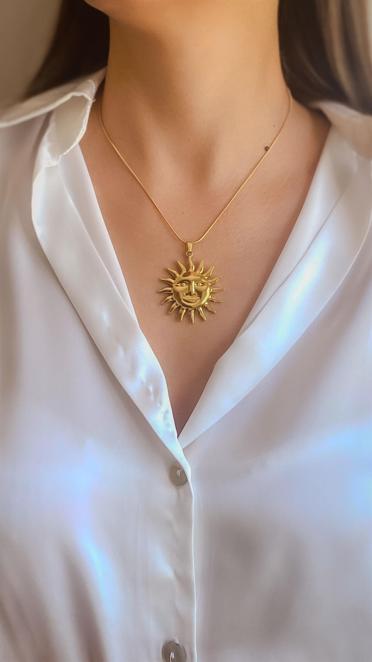 Güneş Figürlü Yılan Zincirli Gold Çelik Kolye