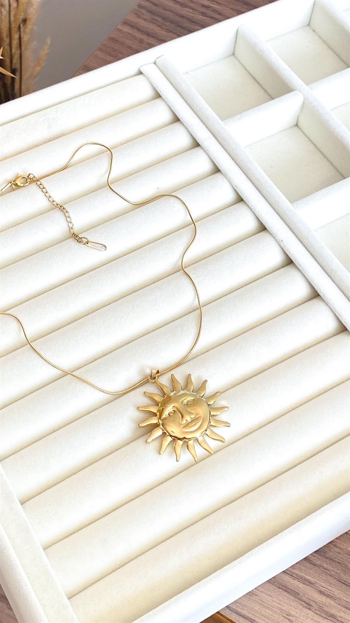 Güneş Figürlü Yılan Zincirli Gold Çelik Kolye