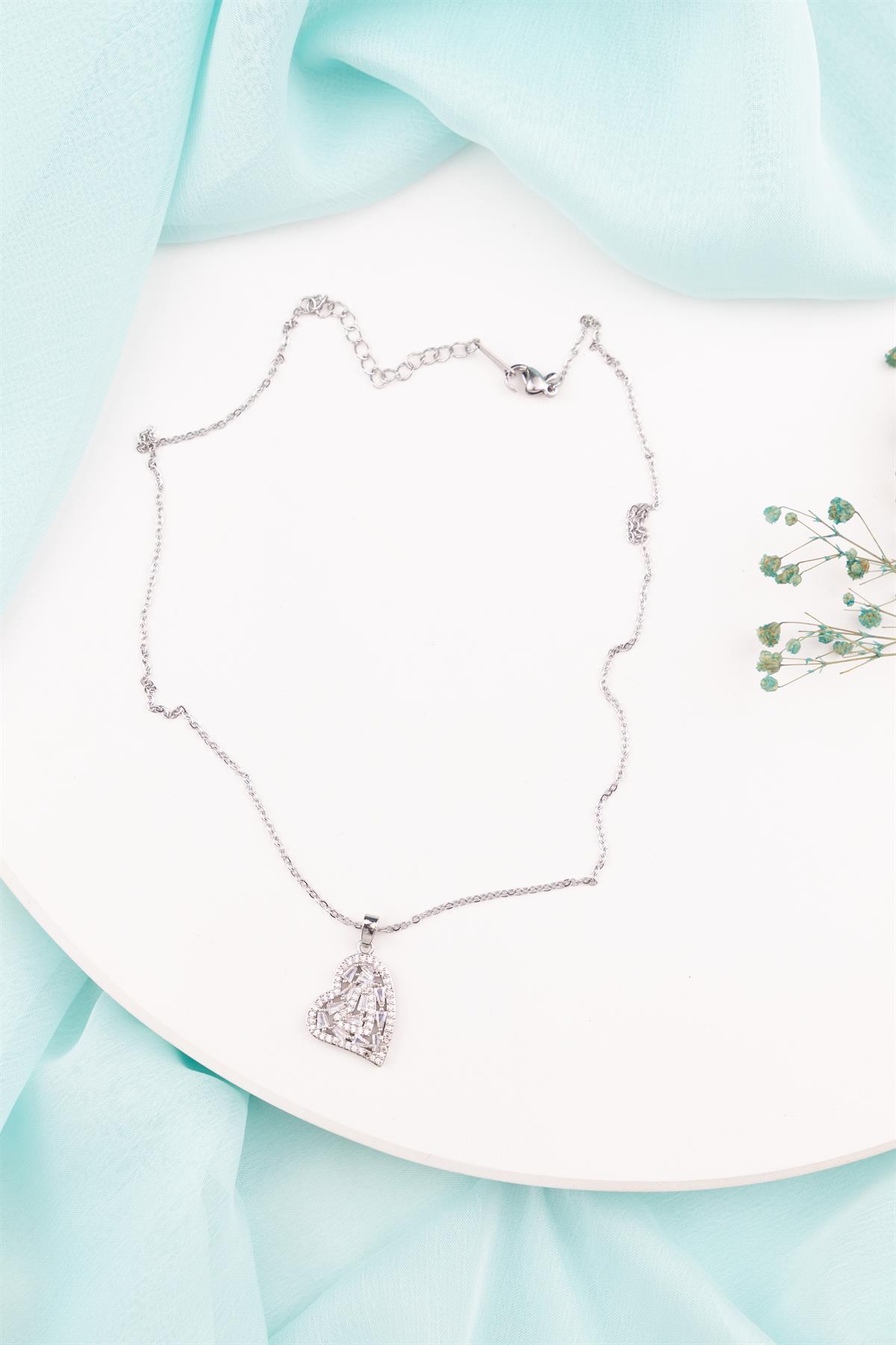 Kalp Figürlü Baget Taşlı Gümüş Çelik Kolye