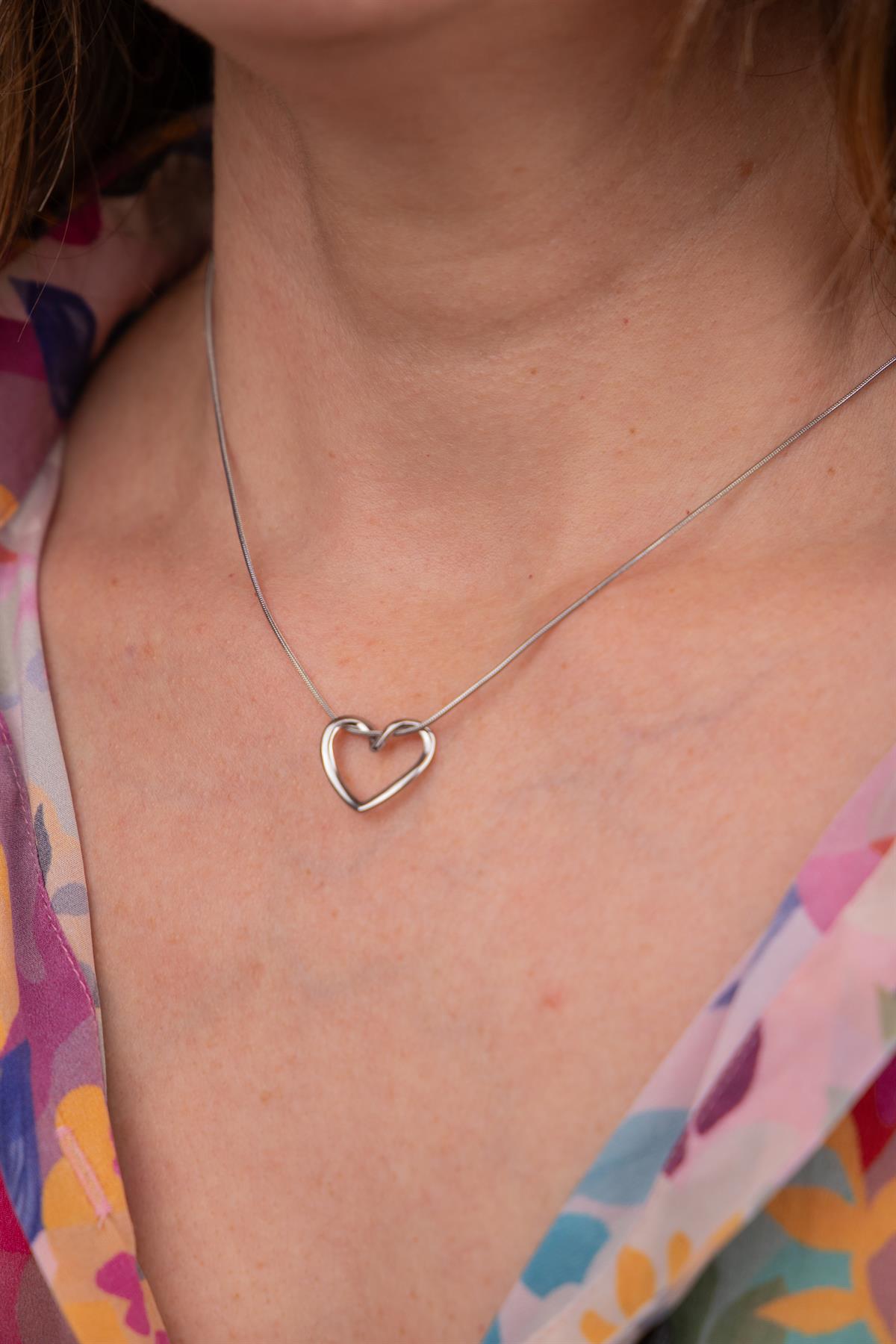 Kalp Figürlü Yılan Zincirli Gümüş Çelik Kolye