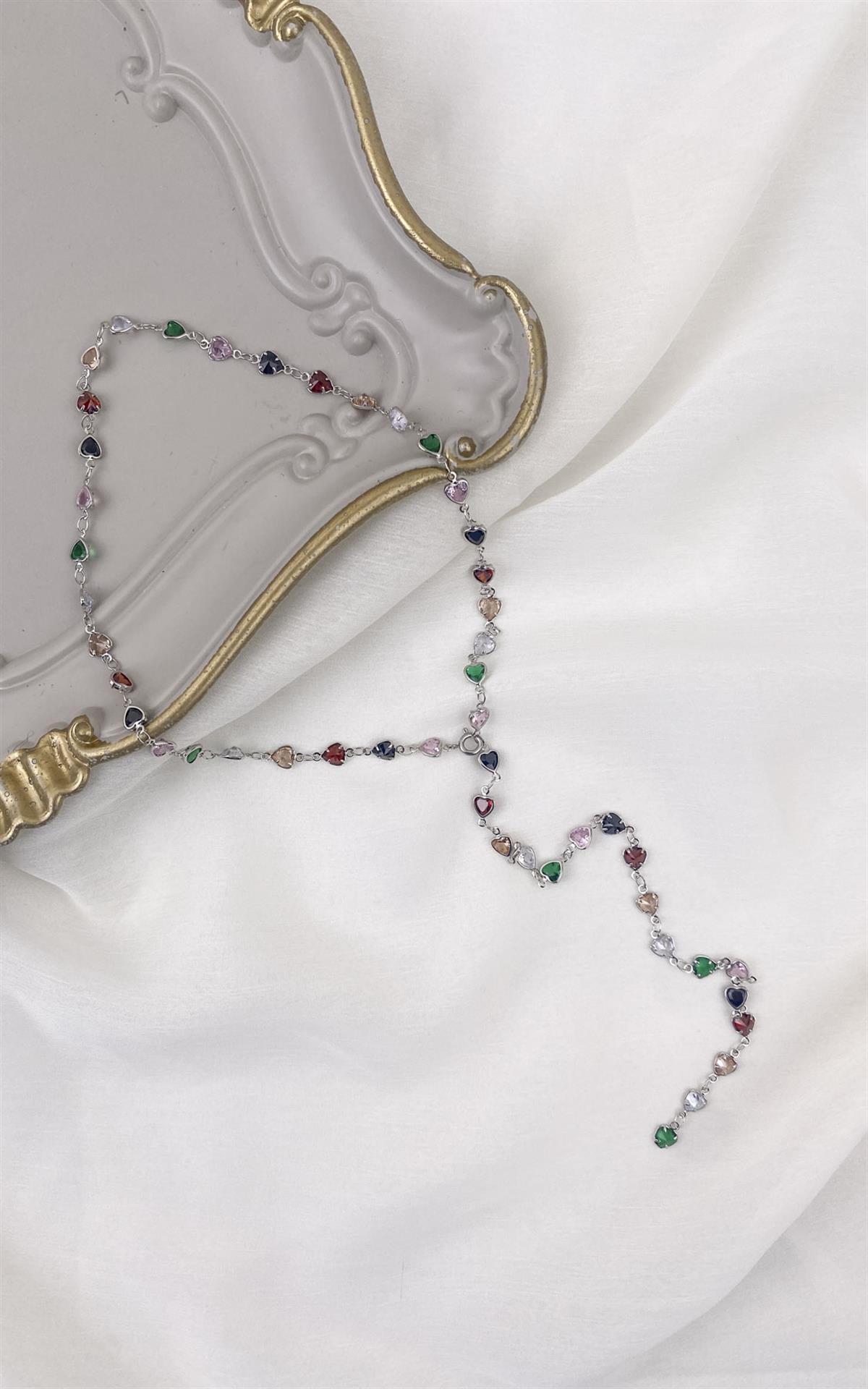 Kalp Sıralı Gümüş Renkli Çelik Y Kolye