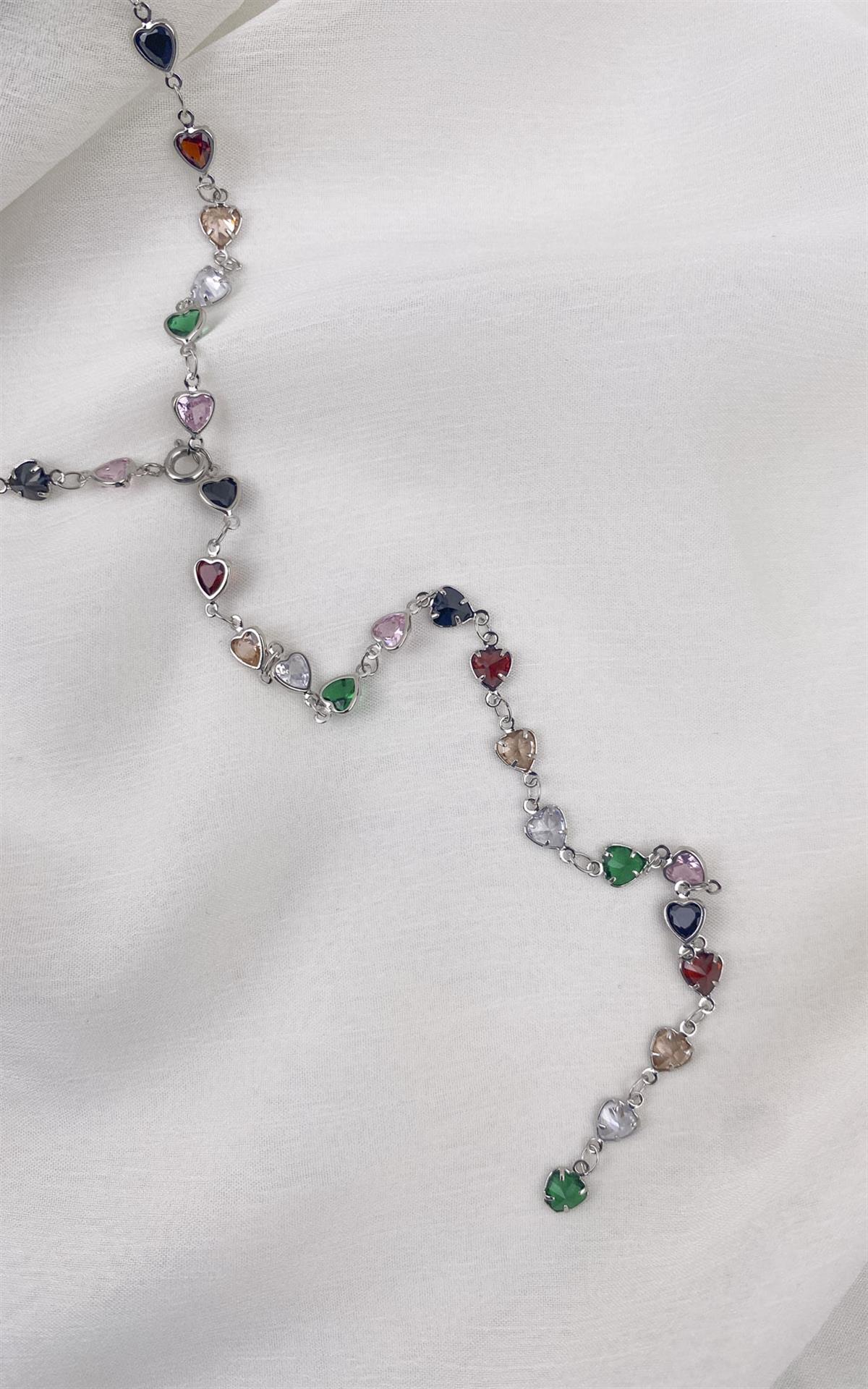 Kalp Sıralı Gümüş Renkli Çelik Y Kolye