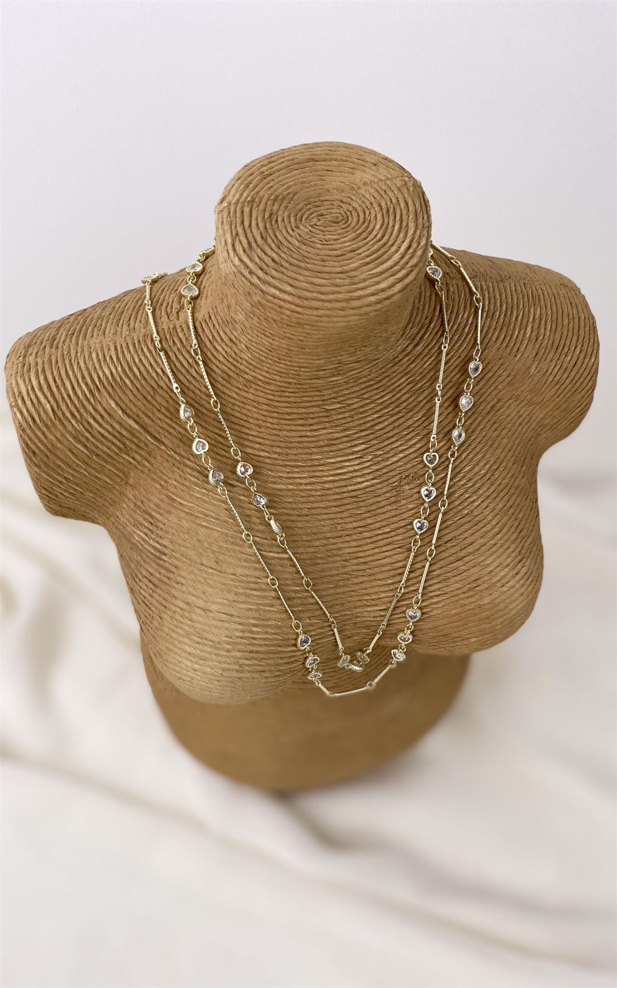 Kalp Sıralı Taşlı Çubuk Detaylı Gold Kolye