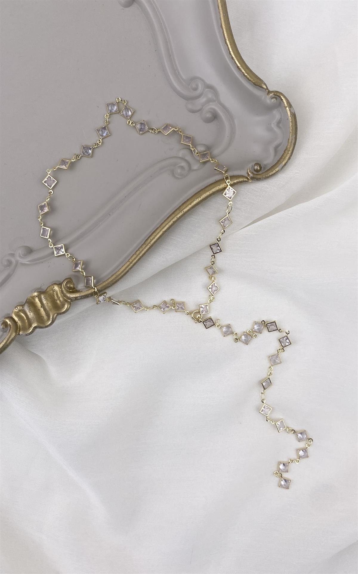 Kare Sıralı Gold Beyaz Çelik Y Kolye