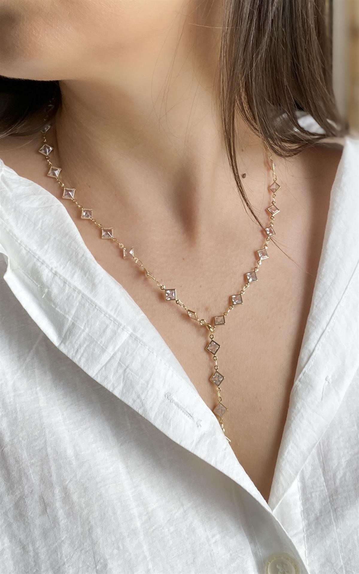 Kare Sıralı Gold Beyaz Çelik Y Kolye