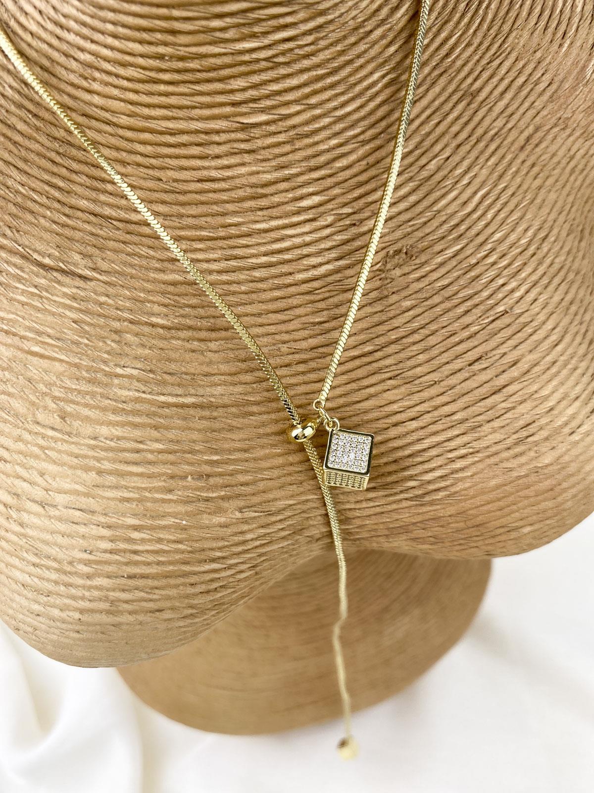 Küp Figürlü Yılan Zincirli Gold Y Kolye