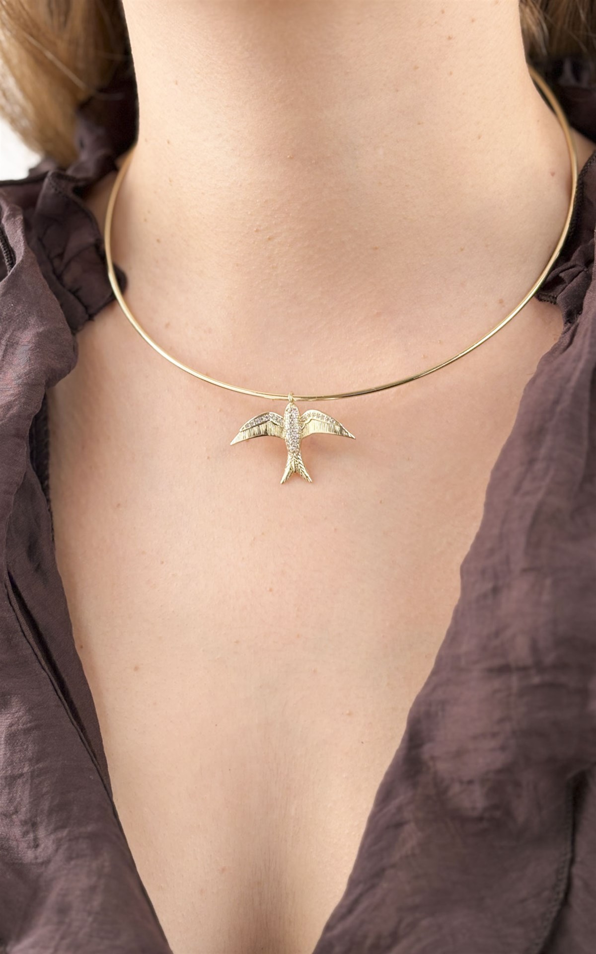 Kuş Figürlü Taş Detaylı Choker Kolye 