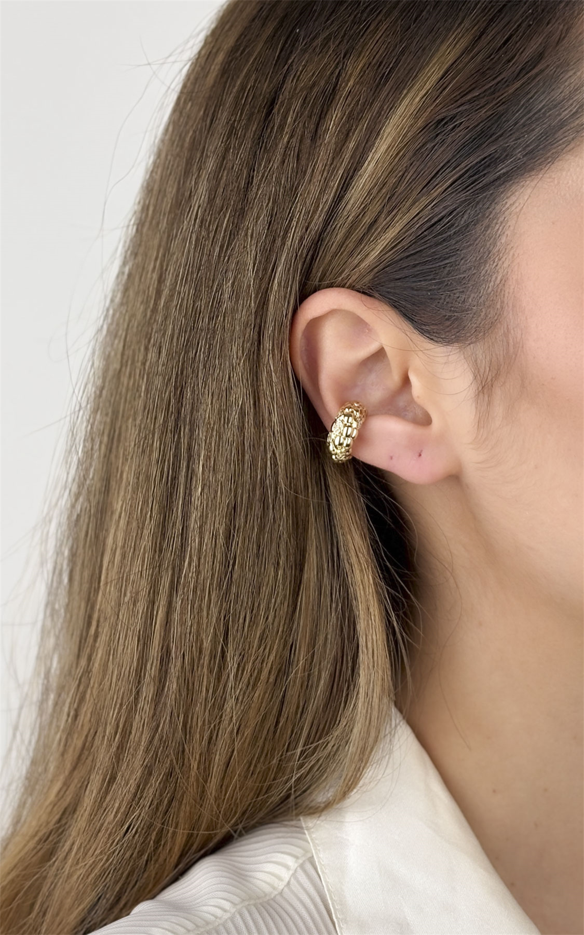 Oval Desenli Bombeli Ear Cuff Küpe
