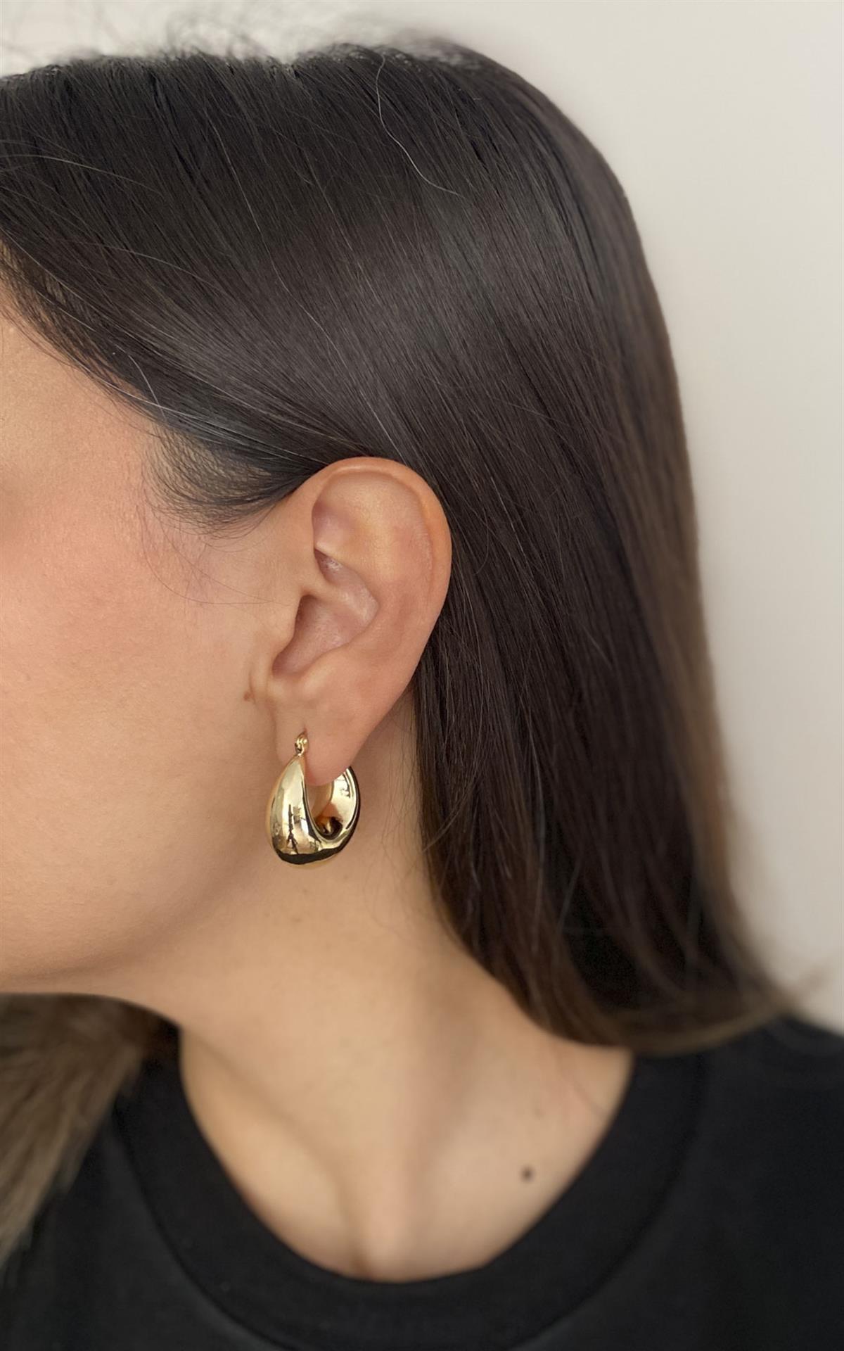 Oval Formlu Bombeli Gold Halka Küpe