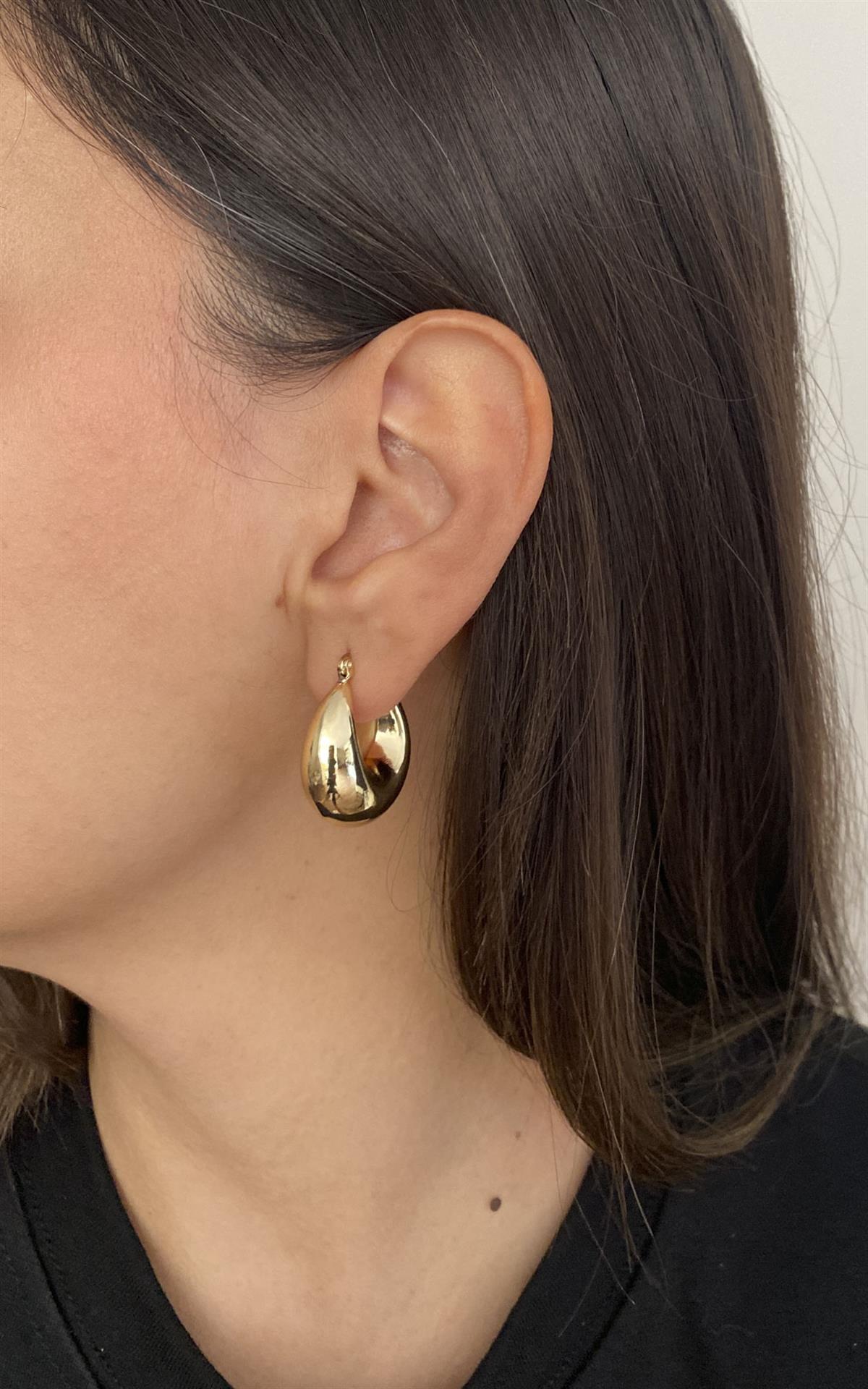 Oval Formlu Bombeli Gold Halka Küpe