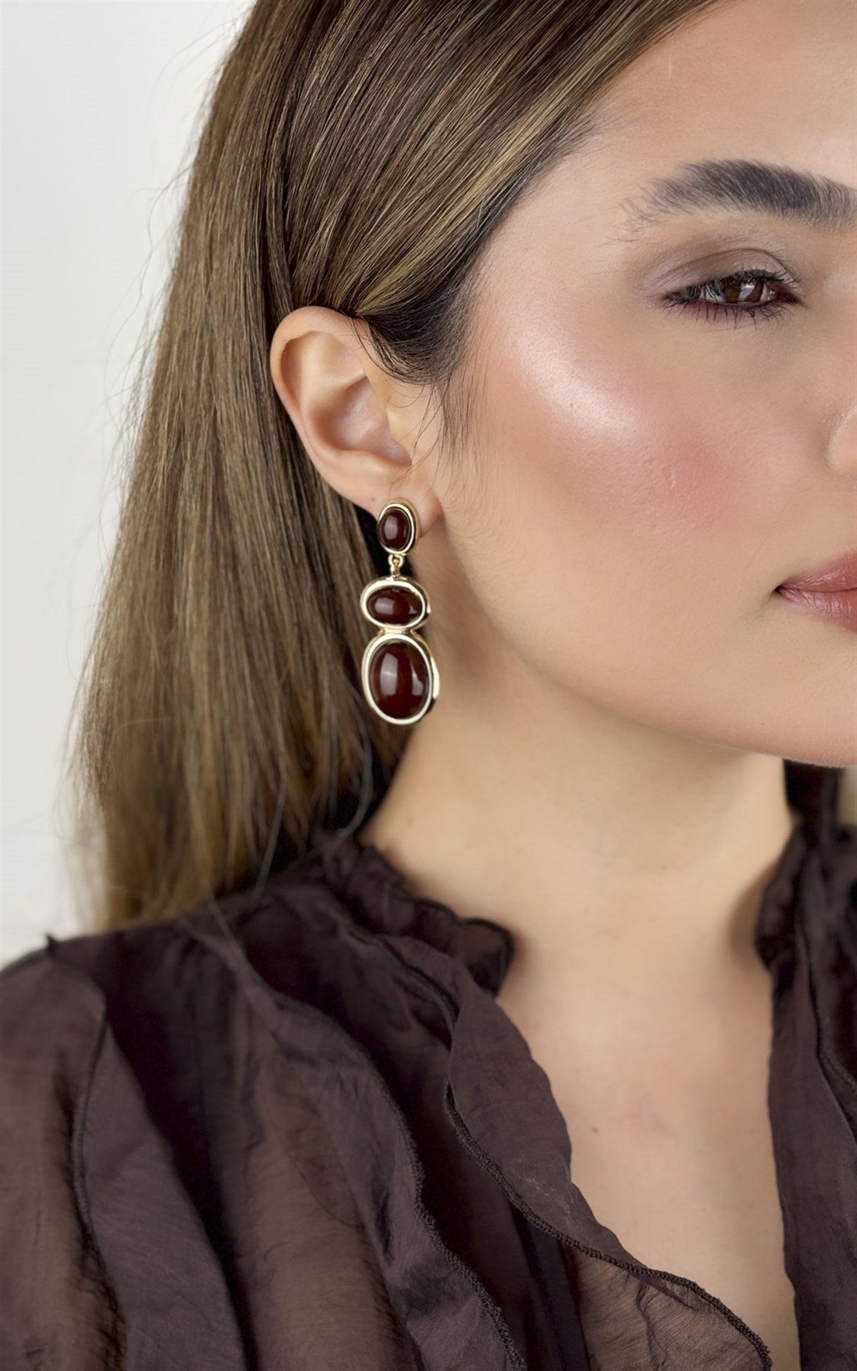 Oval Kahve Taş Sıralı Küpe