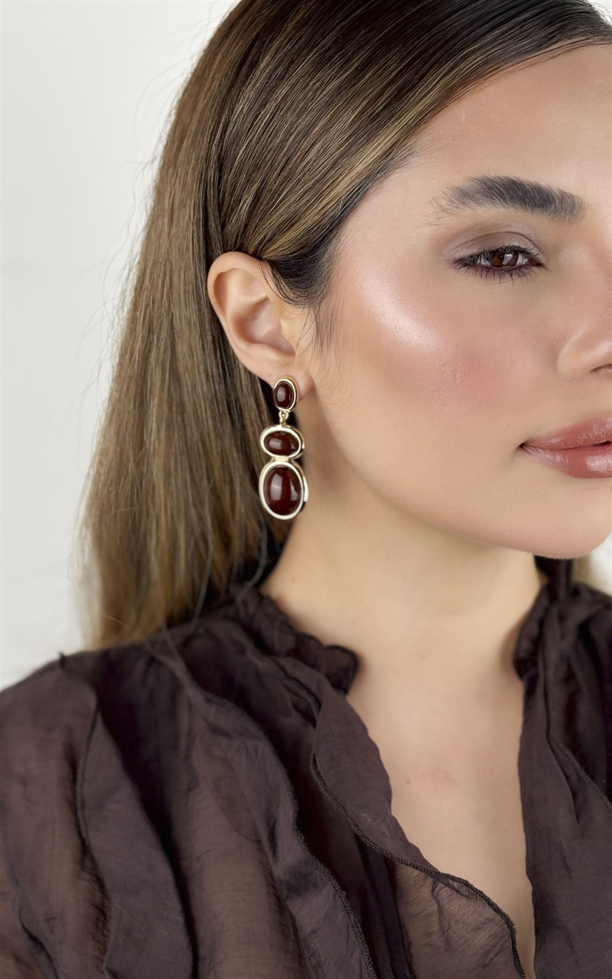 Oval Kahve Taş Sıralı Küpe