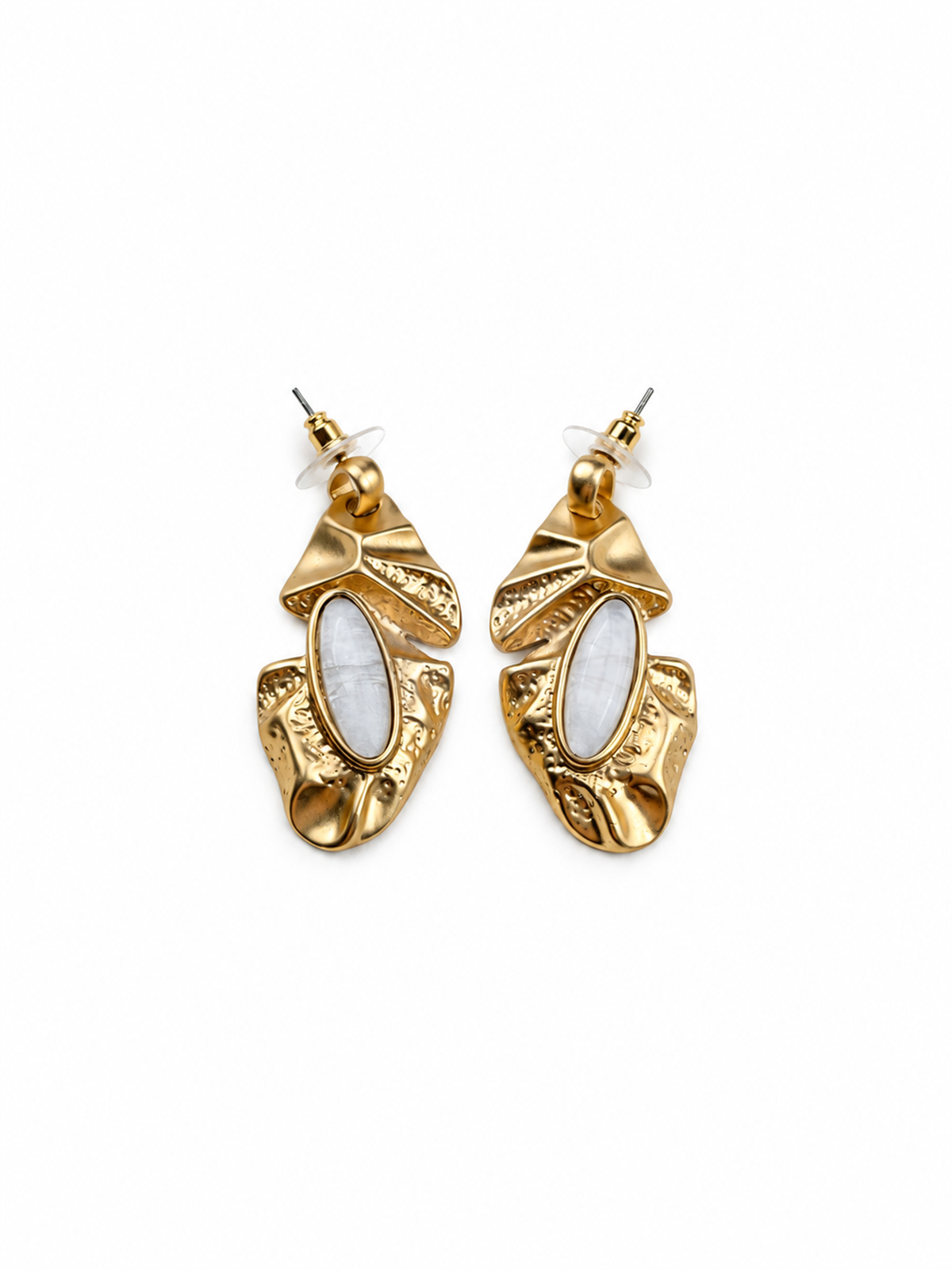 Oval Sedef Detaylı Kabartma Dokulu Gold Küpe