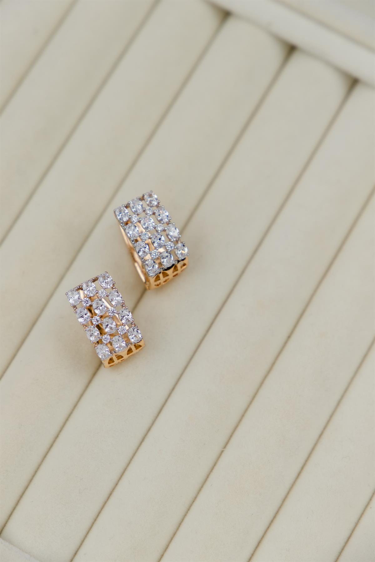 Oval Taş Sıralı Gold Halka Küpe