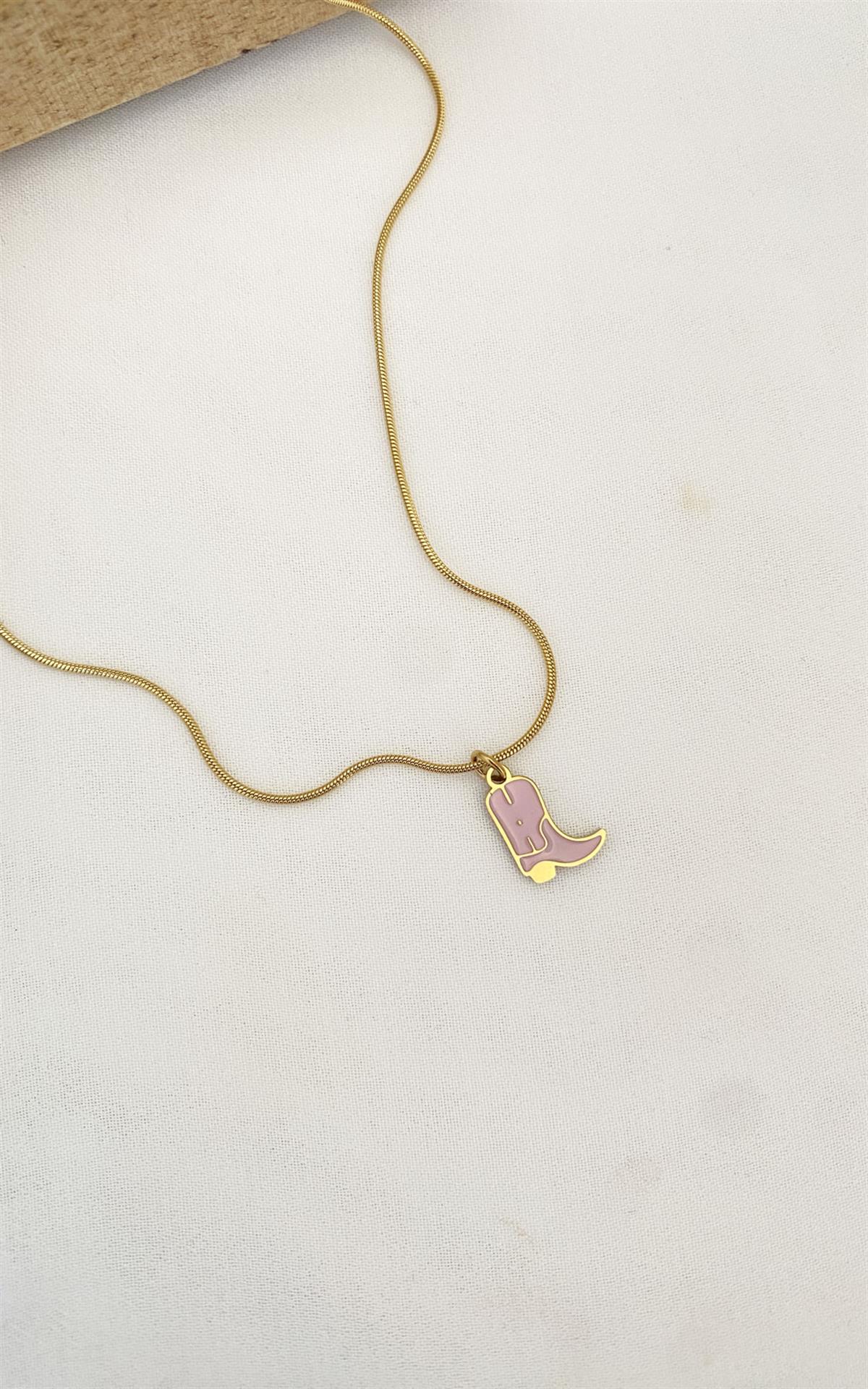 Pembe Çizme Figürlü Gold Çelik Kolye