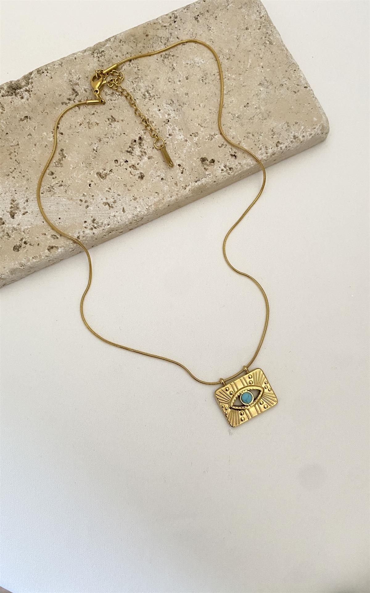 Plaka Üzeri Göz Desenli Gold Çelik Kolye